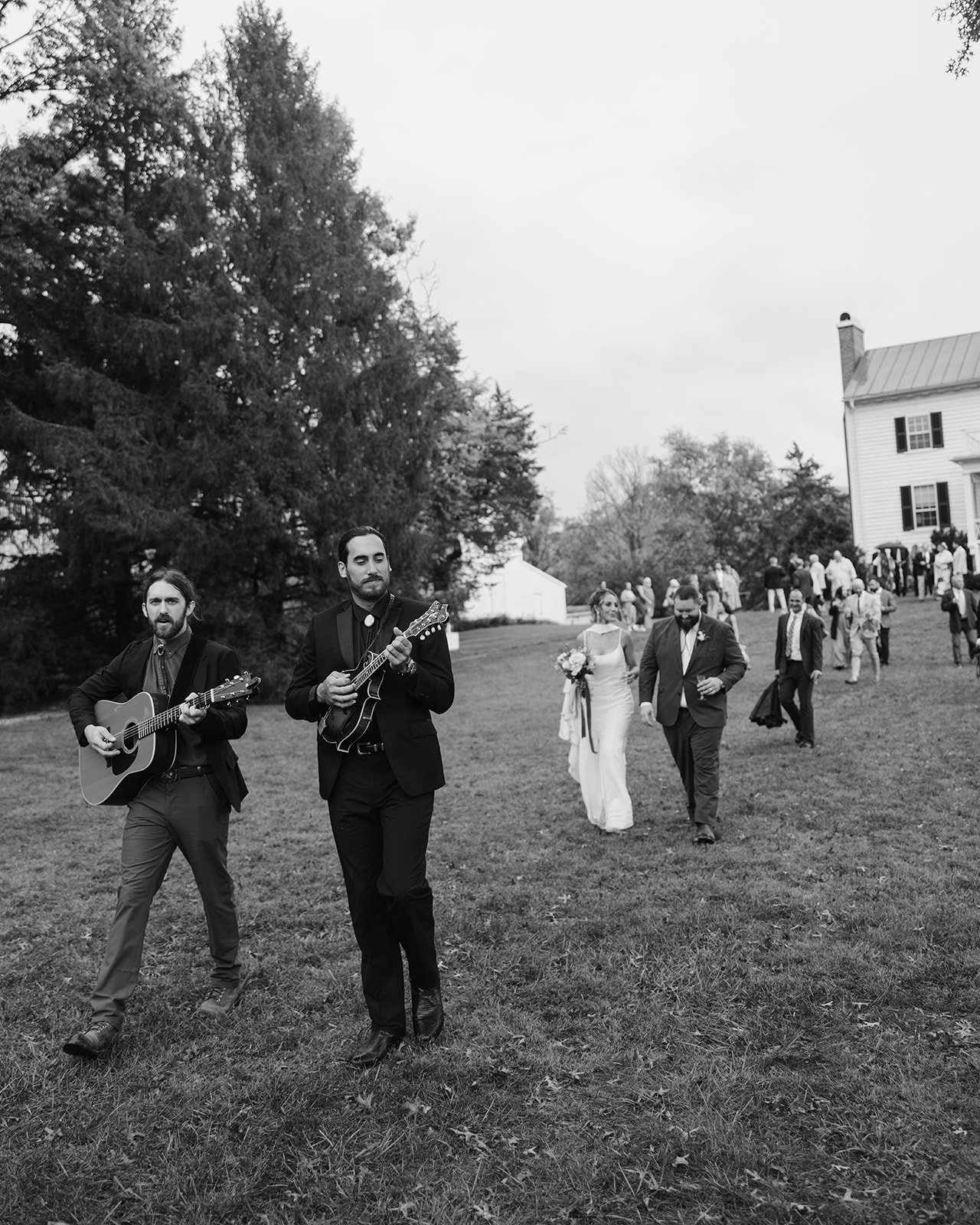 Lillie_Garrett_Wedding_BlueToadCidery_HighViewFarm_charlottesvillevirginia_wedding_photographer_thelehmancollective-1959 copy.jpg