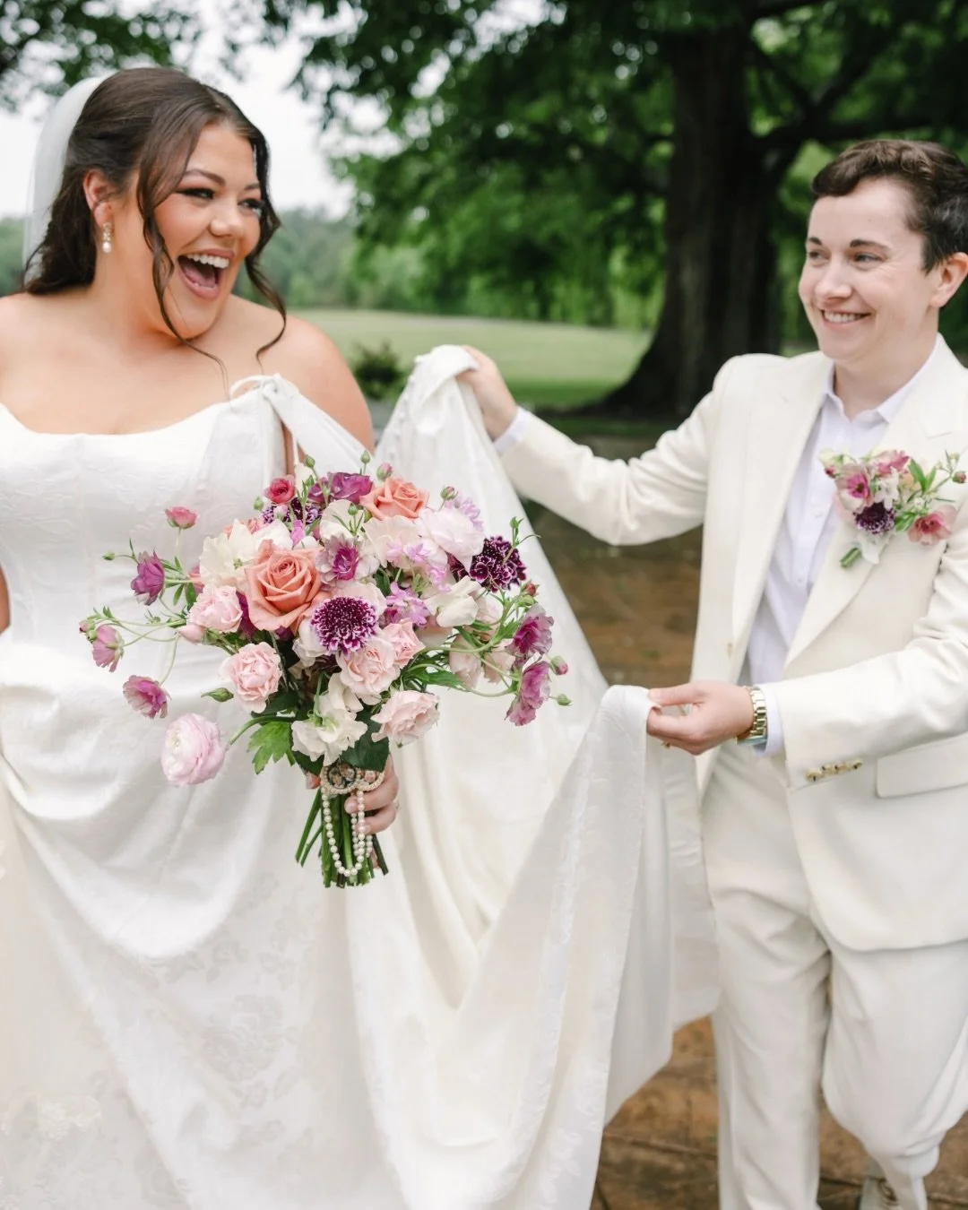 The misty weather on Macy &amp; Darrien&rsquo;s wedding day at Waverly Estate was the extra touch of soft romance that day 🌸

Venue @waverlyestate 
Florals @fleurishandbloom 
Catering @EllingtonCatering
Planner @thevirginiaweddingplanner 
Rentals @C