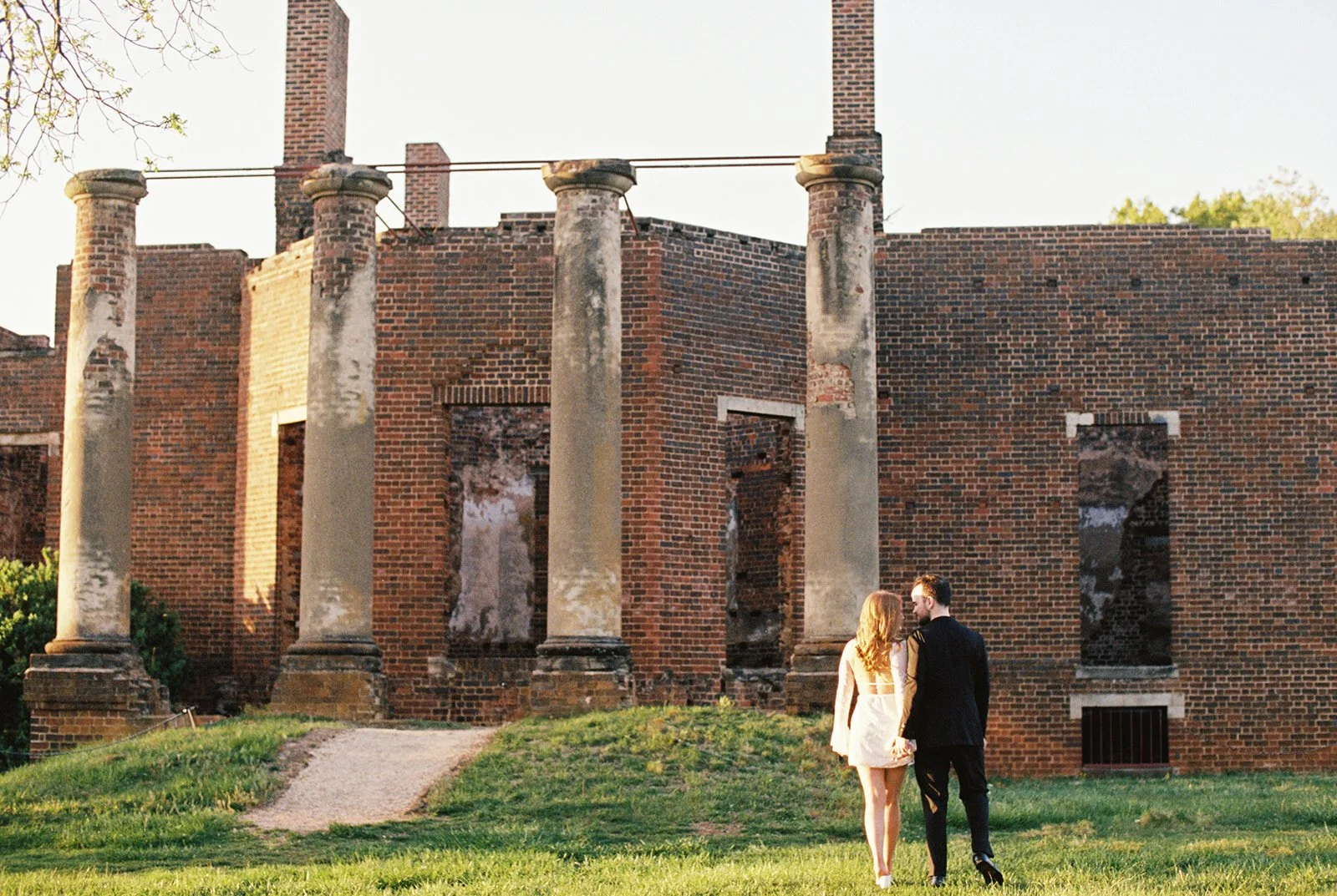 Ashley_Adrien_engagement_TheMarketatGrelen_charlottesvillevirginia_wedding_photographer_thelehmancollective-14.jpg