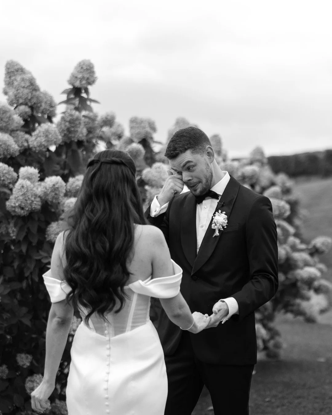 This first look and private vows surrounded by early fall hydrangeas was simply beautiful 🤍
