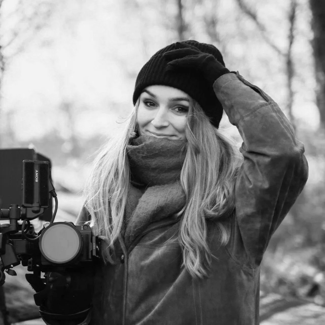 Morena Schwarzwälder is een Nederlandse regisseur in Brussel, momenteel bezig met een master Regie aan RITCS School of Arts. Met een sterke achtergrond in cinematografie combineert ze een visueel rijke stijl met intiem vertellen; haar recente werk om