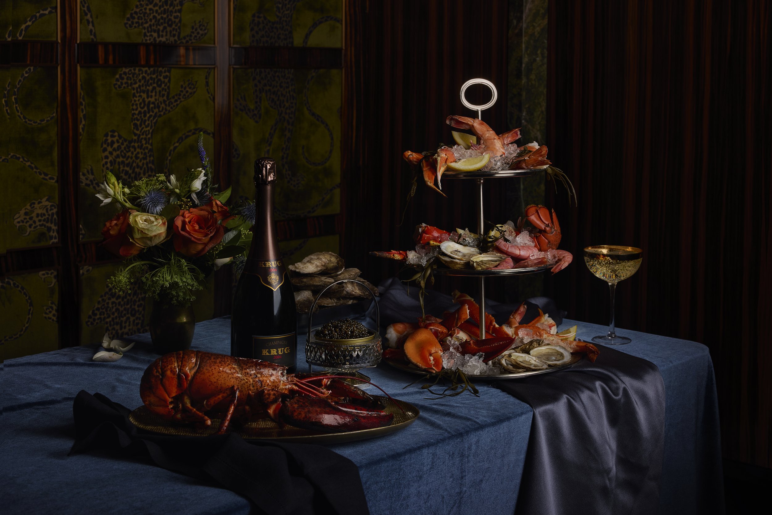 250122-Harbour60_Shot3-SeafoodTower-Pour assets_07.jpg