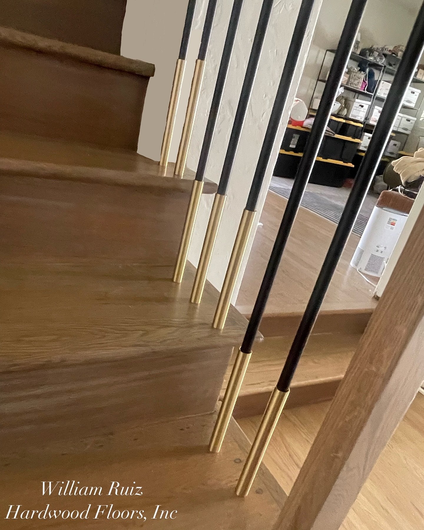 Just look at these 👀 Our client chose a beautiful Brass Ornamentation to pull her new modern design Handrail renovation together.
&bull;
Check out LJ Stairs systems website for your new look and call us for your flawless installation 🙌🏽
&bull;
#re