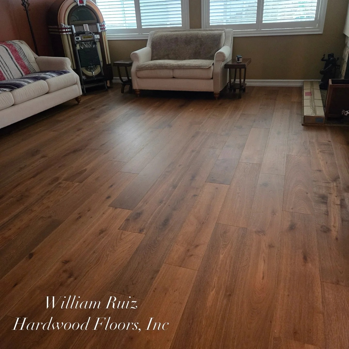 California classics Mediterranean collection installed in the Color Aegean&hellip;
✨The finest selected French Oak aged and smoked to perfection
🖌️Wire brushed surface with slightly distressed edges and ends.
🪚 Engineered 4mm sawn veneer and sealed