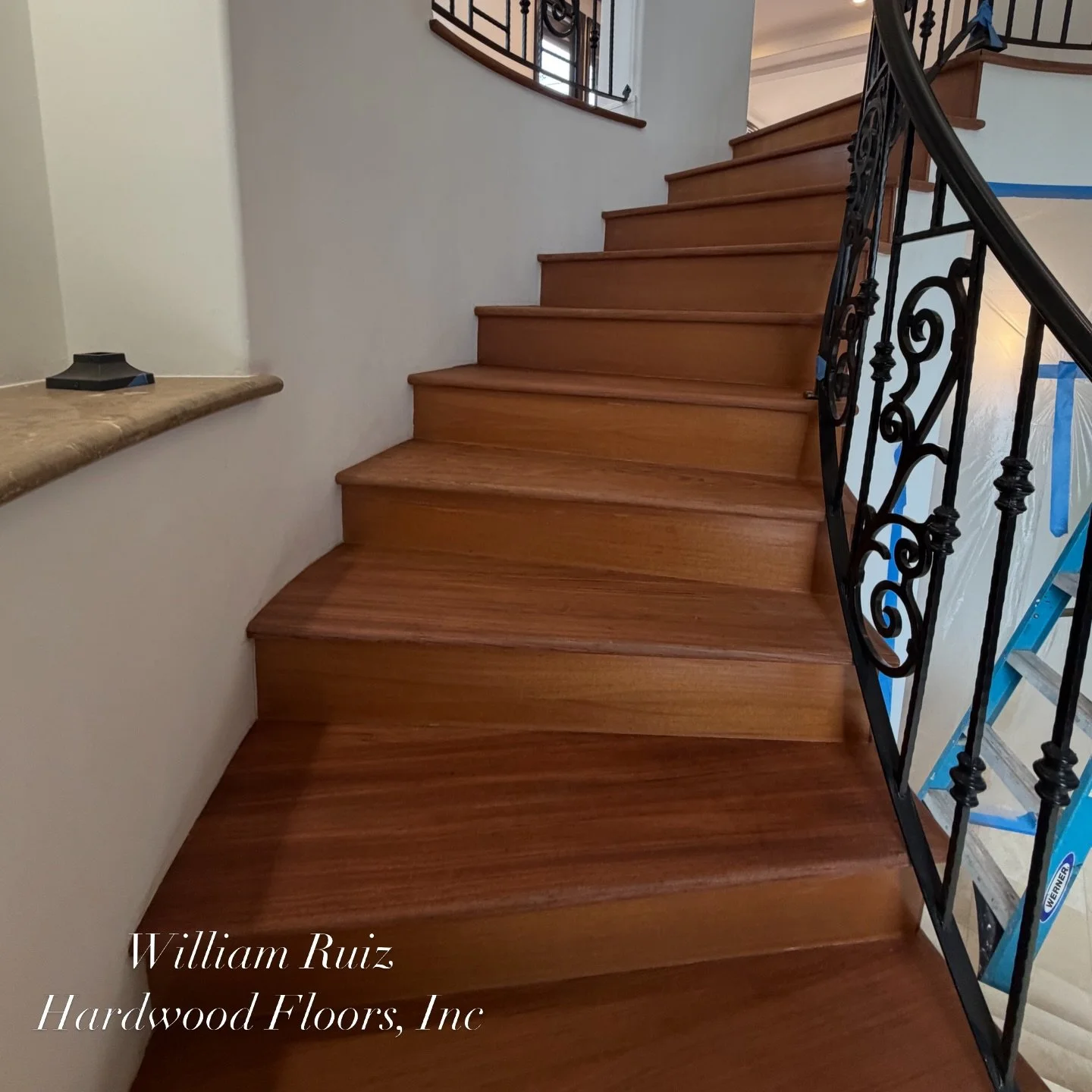 Enjoying a beautiful Wednesday in Southern California. Looking at beautiful stairs and adoring the work that our team does 

#teamwork #beautiful #southerncalifornia #dreamhome #renovation 
&bull;
&bull;

Beautiful custom stained hardwood stairs thro