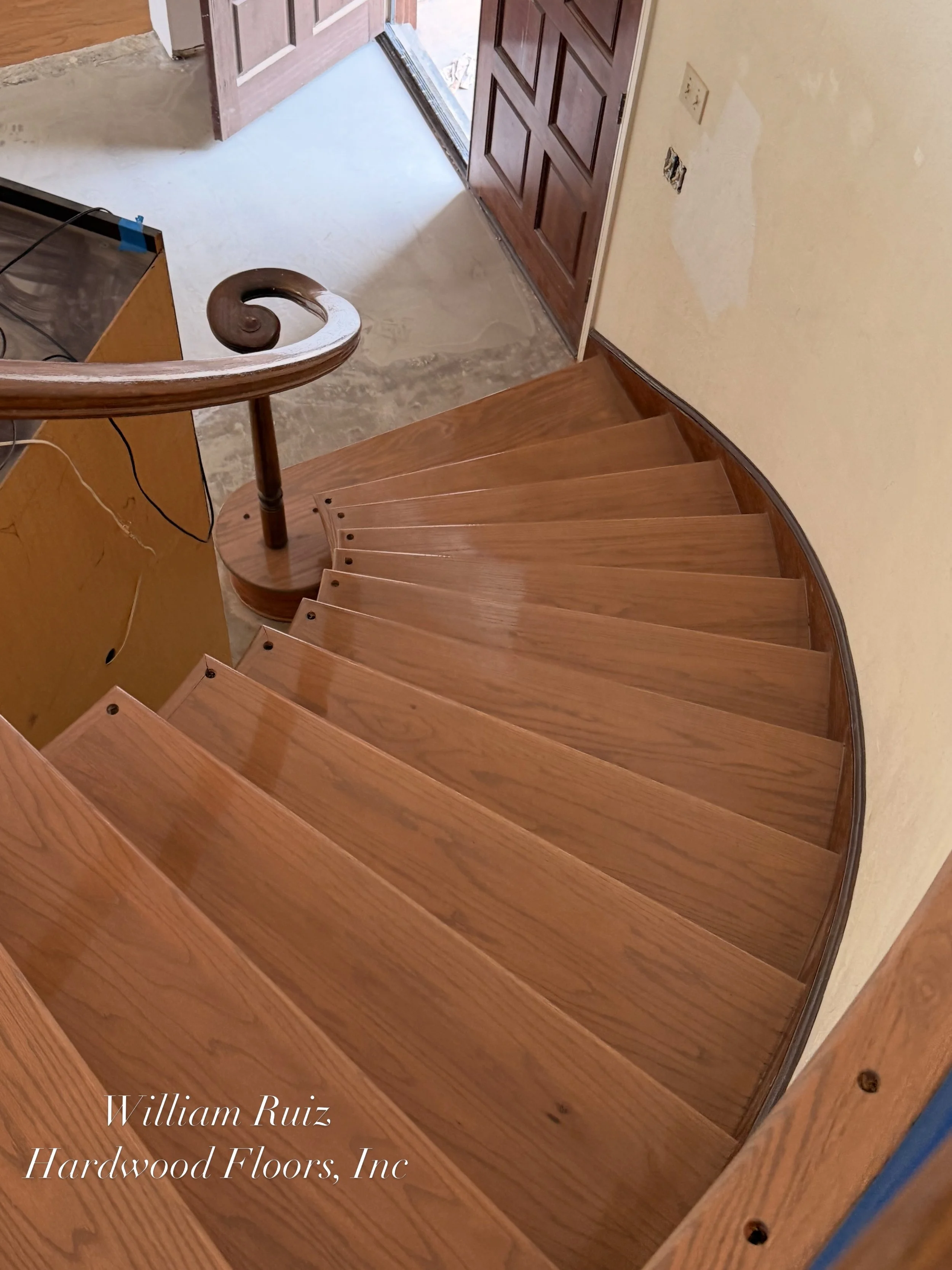 Red Oak never goes out of style. ✨

We brought these hardwood floors back to life with a full sand and refinish project in Rolling Hills Estates &mdash; removing years of wear while restoring the natural warmth, grain, and character that make real wo