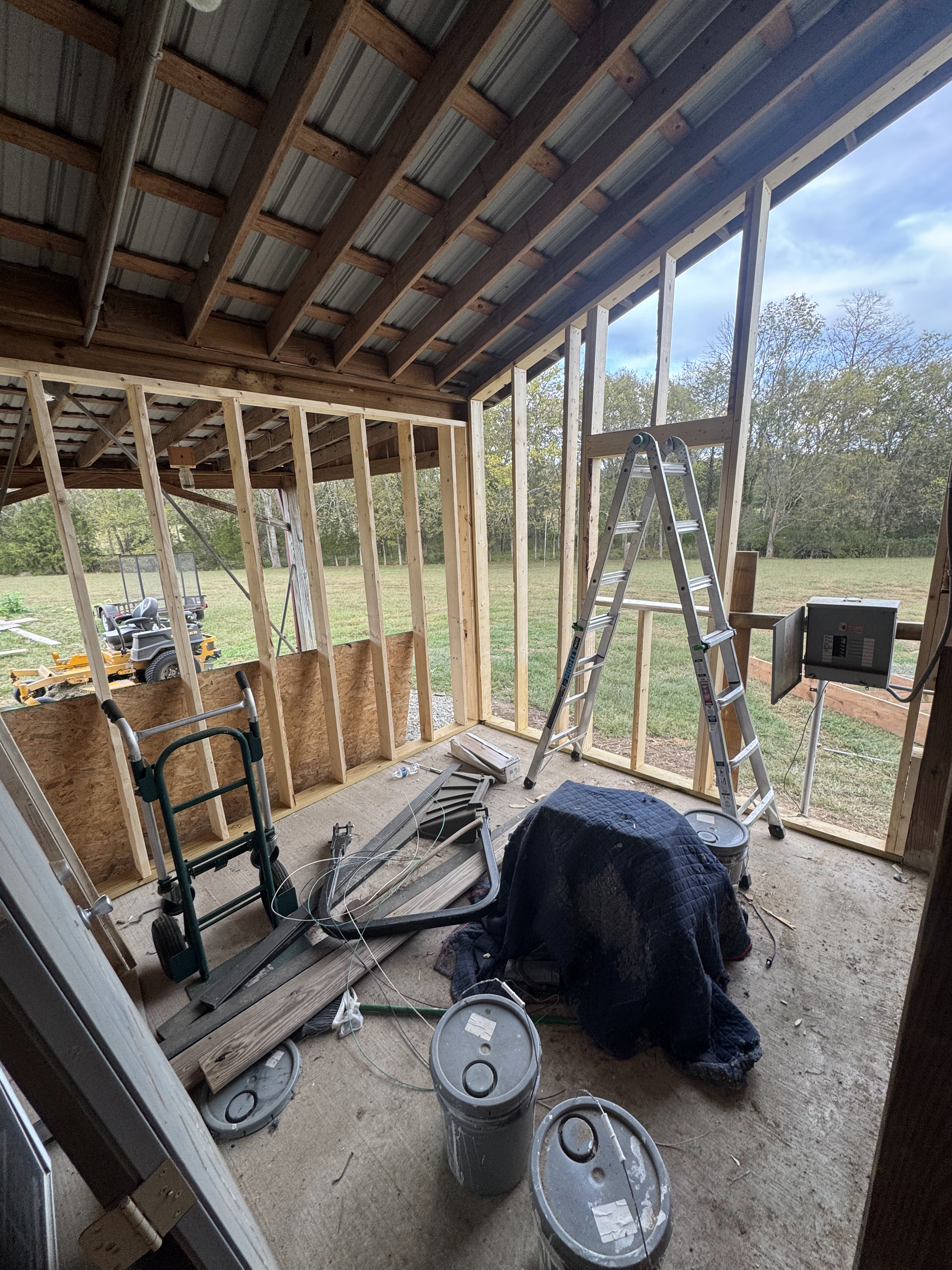 BeHome - Barn Framing 17.png