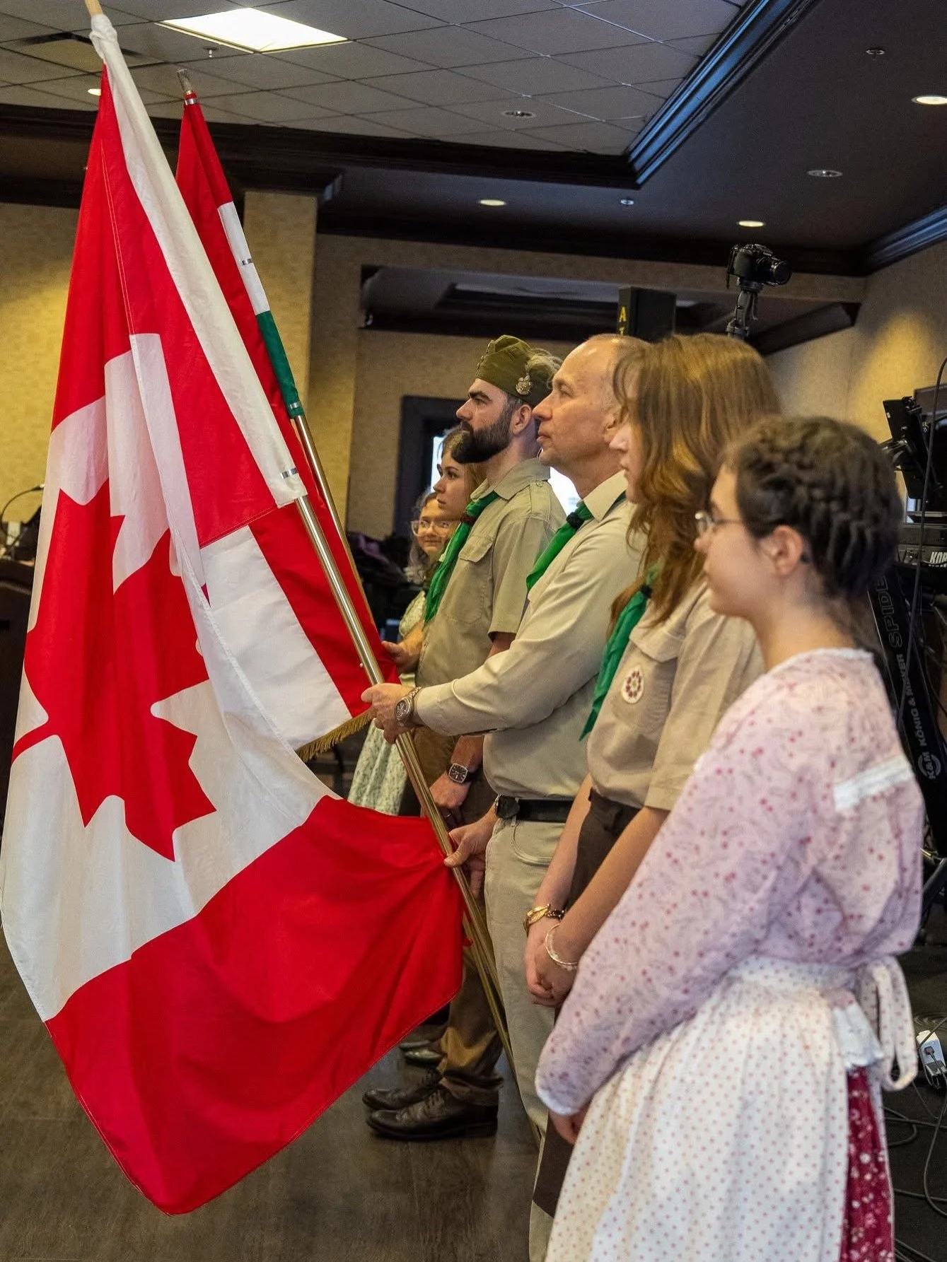 K&ouml;sz&ouml;nj&uuml;k a megh&iacute;v&aacute;st erre a jeles esem&eacute;nyre! Boldog 55. Sz&uuml;let&eacute;snapot Magyar H&aacute;z!
