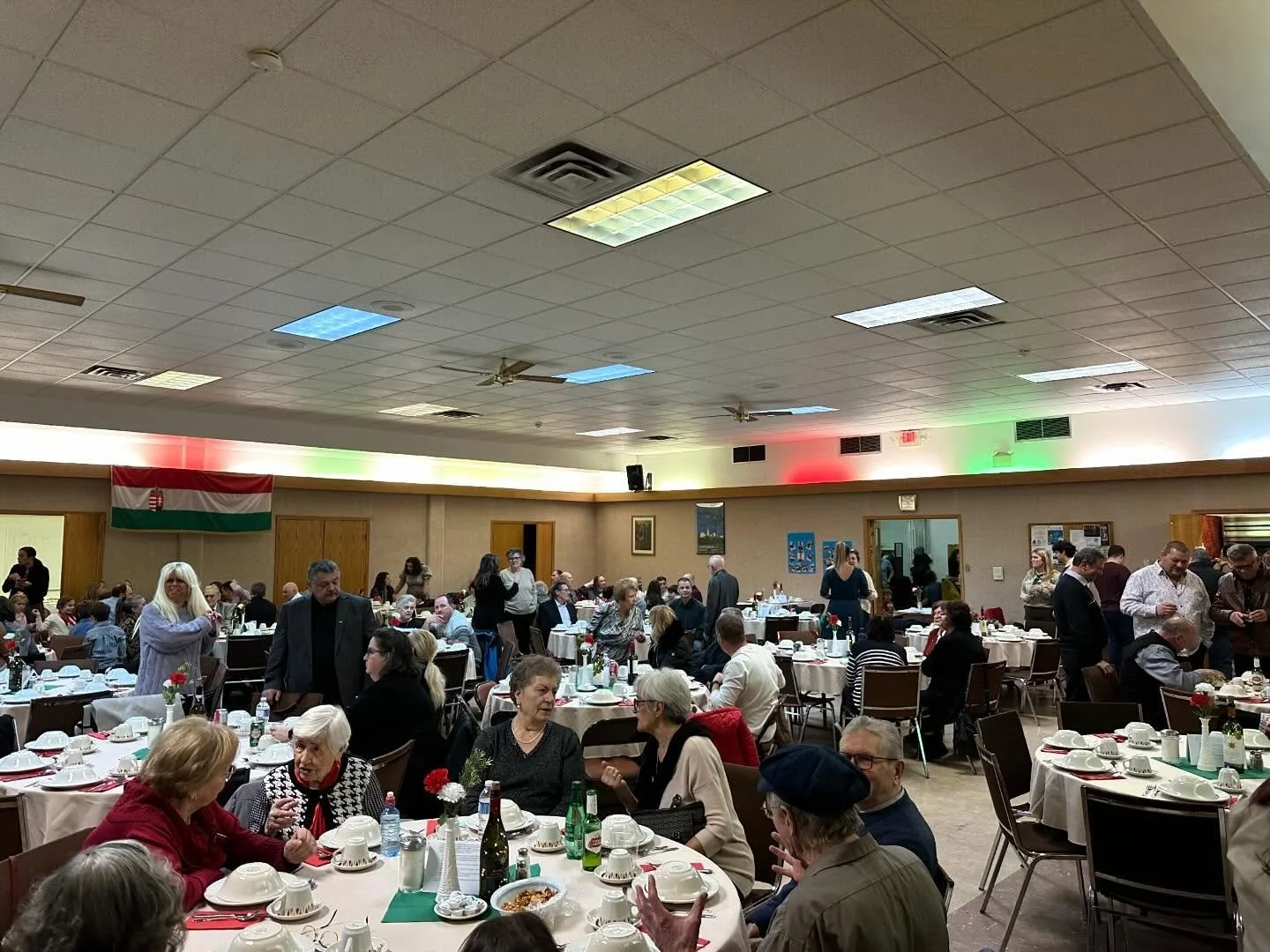 K&ouml;sz&ouml;nj&uuml;k, hogy r&eacute;szt vehett&uuml;nk az idei Calgary t&aacute;bortűzi esten! 🎭