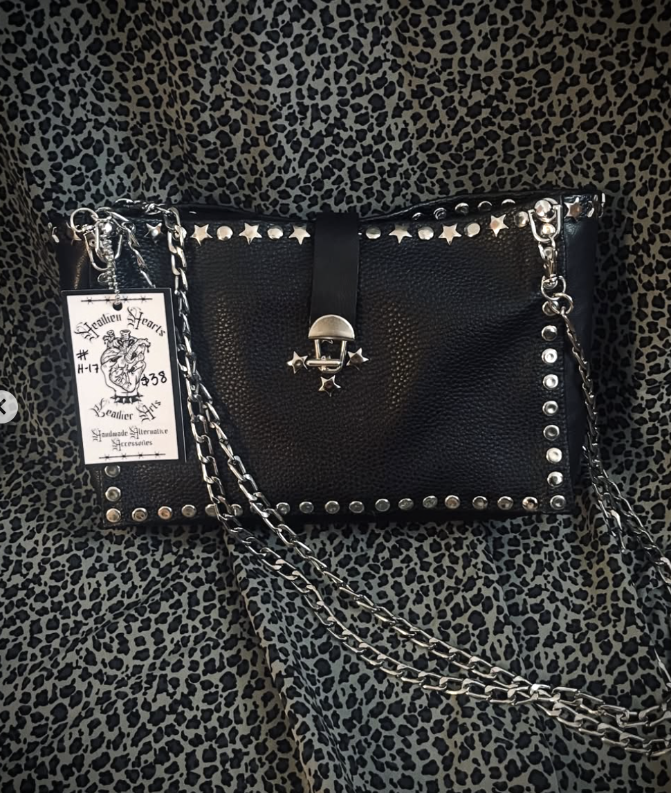 Star shoulder bag.png
