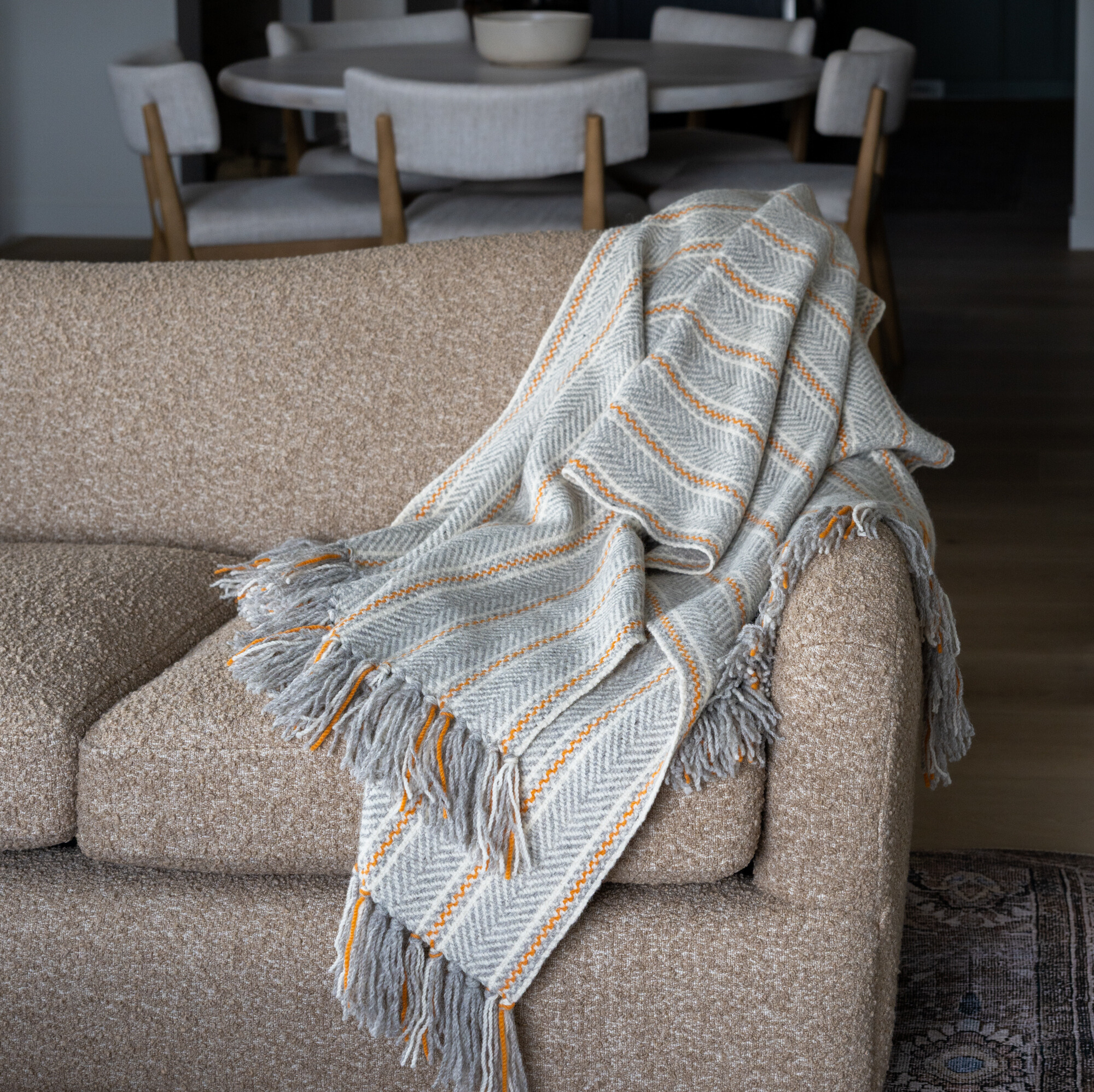 Traceable+Textiles+-+Blanket+on+Couch.png