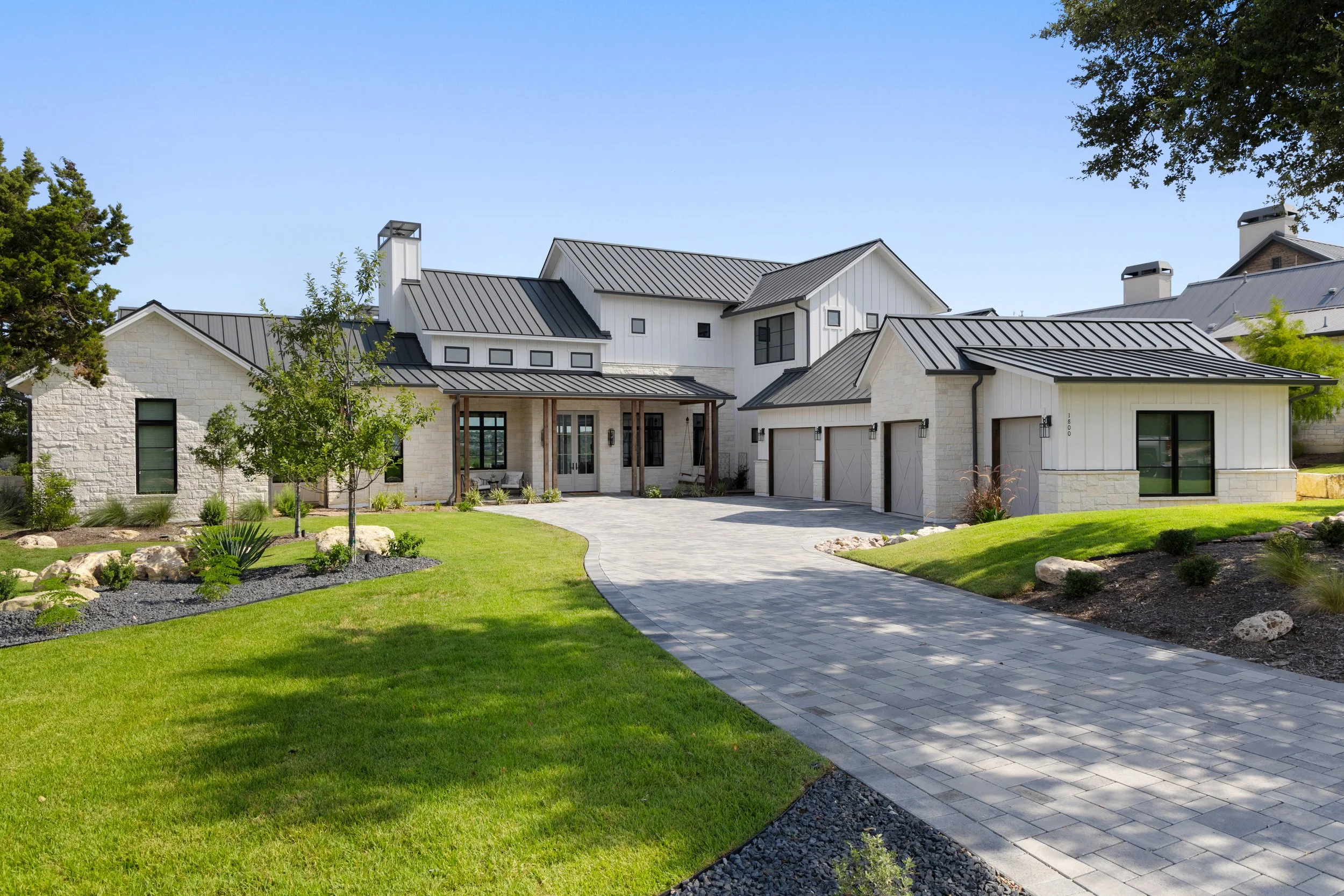 1800 Front Yard .jpg