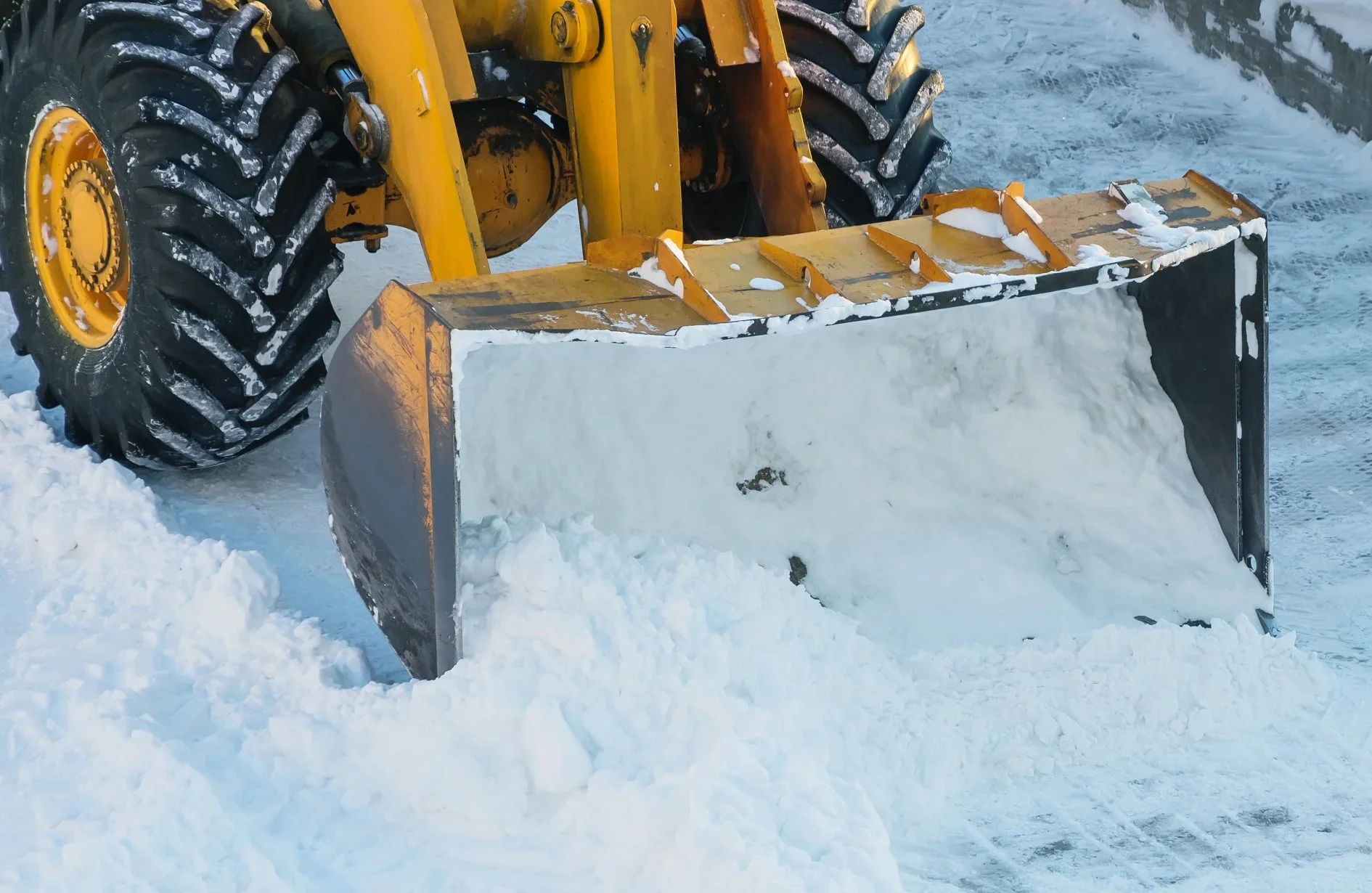 7 Fast &amp; Proven Ways for Snow Removal in Edmonton
