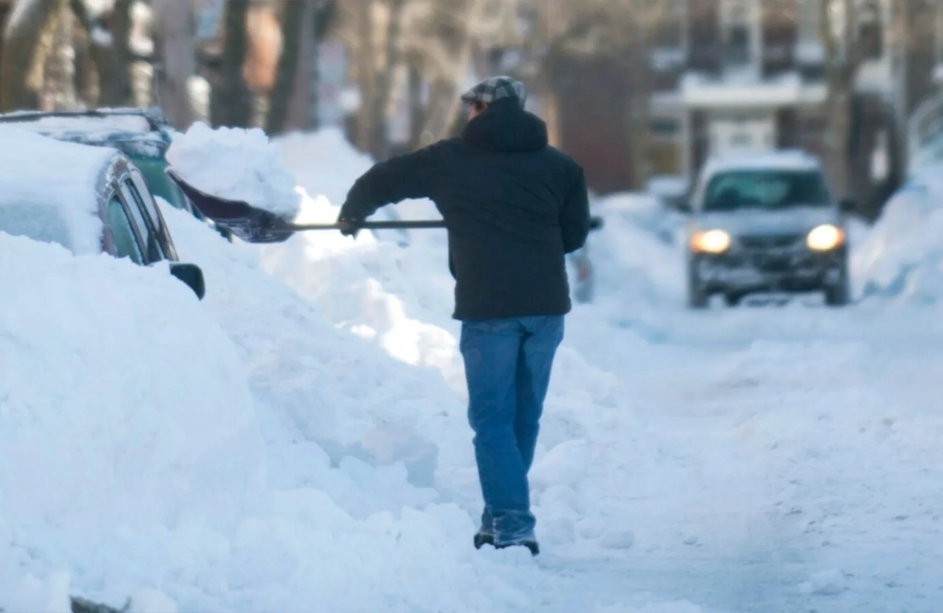 How to Handle Snowstorms in Edmonton Safely?