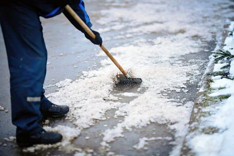 How-to-Prevent-Ice-on-Driveway_480x480.webp