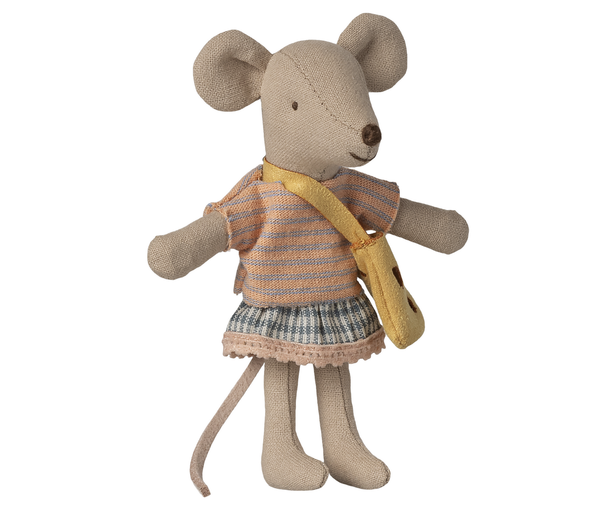 Pre-order: Maileg Little Sister mouse (Expected arrival by: 7/15/26)