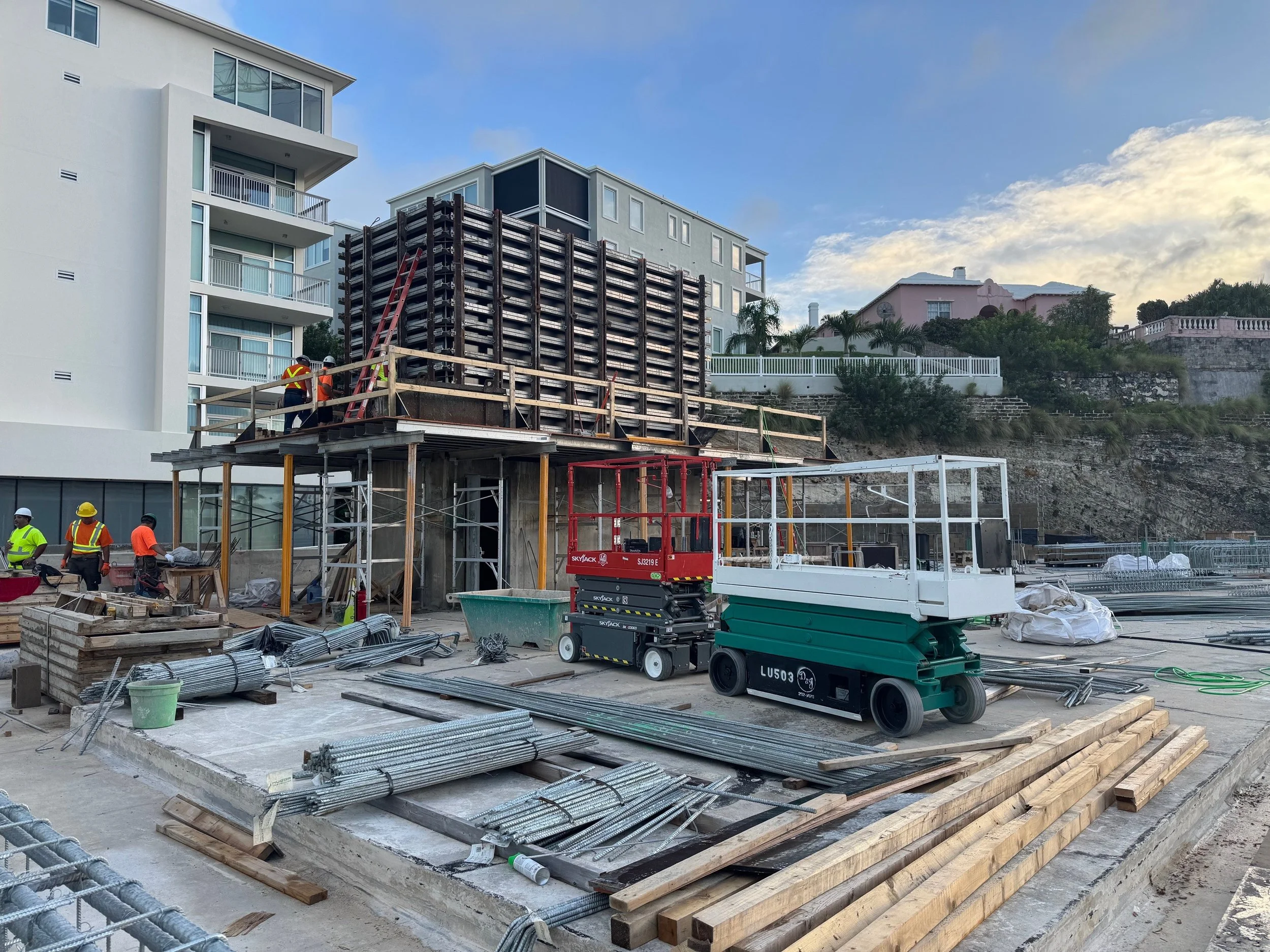 Luscar Place - Commercial 