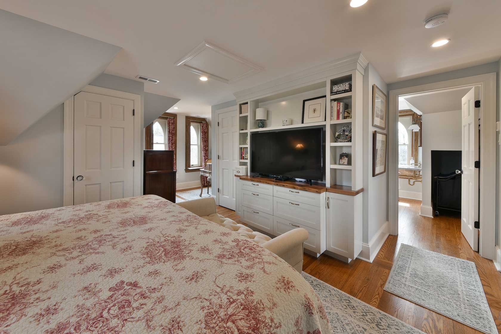 ambler-pa-historical-renovation-master-bedroom-7-fh-contractors-after.jpg