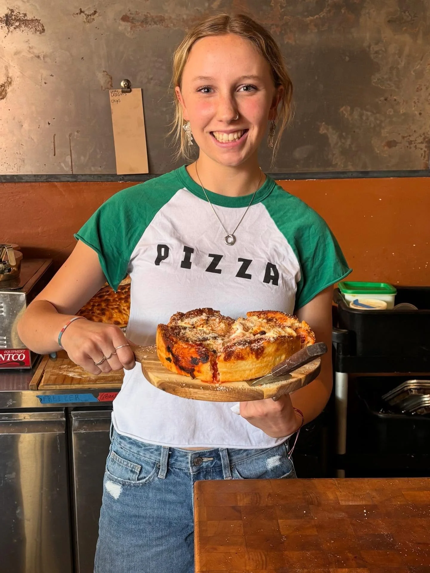 Deep dish PIZZZA TEEEES!  loving all the busy days of summer 🙏🏼