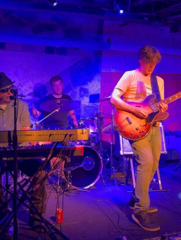 Super energetic hometown show for @peaktheband last night at Hill Country BBQ. Lot of talent in this group, always a different color to their jams 🏔️

Enjoy this peak solo, go see these guys and have a fun Sunday 😎