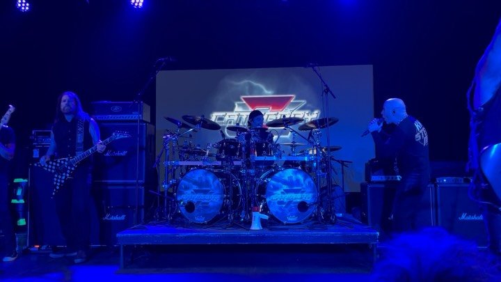 @category7band stormed into Racket NYC last night. Third and final show in their run. Just a heavy opening set, very happy I got to see them live.

John Bush never disappoints. The whole group is great. Awesome watching @jasonbittner play drums again