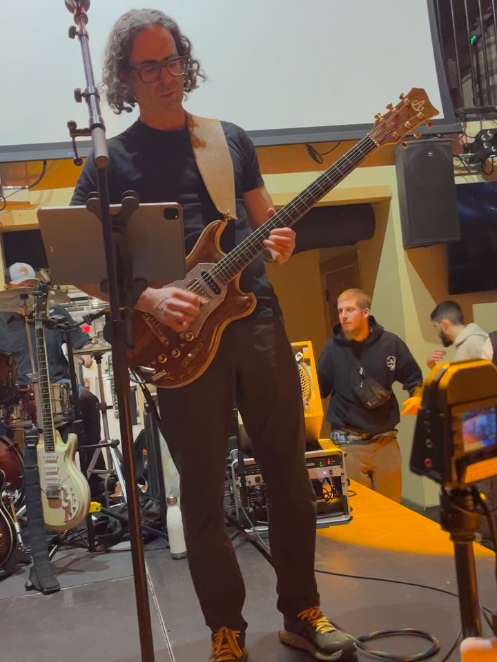 Workingman&rsquo;s Jed. Jersey Dead. Mid-week fun at the Homestead in Morristown 😎

Grateful music and this spot never disappoint. &ldquo;Brown-Eyed Women&rdquo; is beautiful, as Jed himself shows here.

Can&rsquo;t get enough of the 💀🌹, and this 