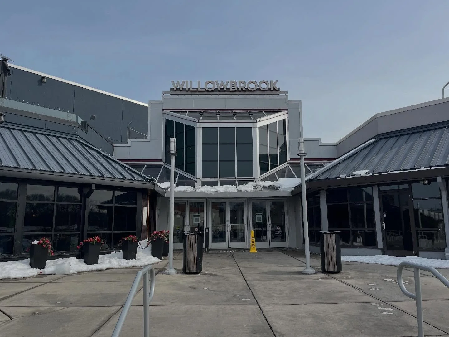 Even for me, it&rsquo;s been too damn cold this winter. But I still need to move, and @willowbrooknj has been there for me&hellip;

&ldquo;Mall Walking in a Winter Wonderland&rdquo;

Hm. Mall walking. There&rsquo;s some history in the activity, and i
