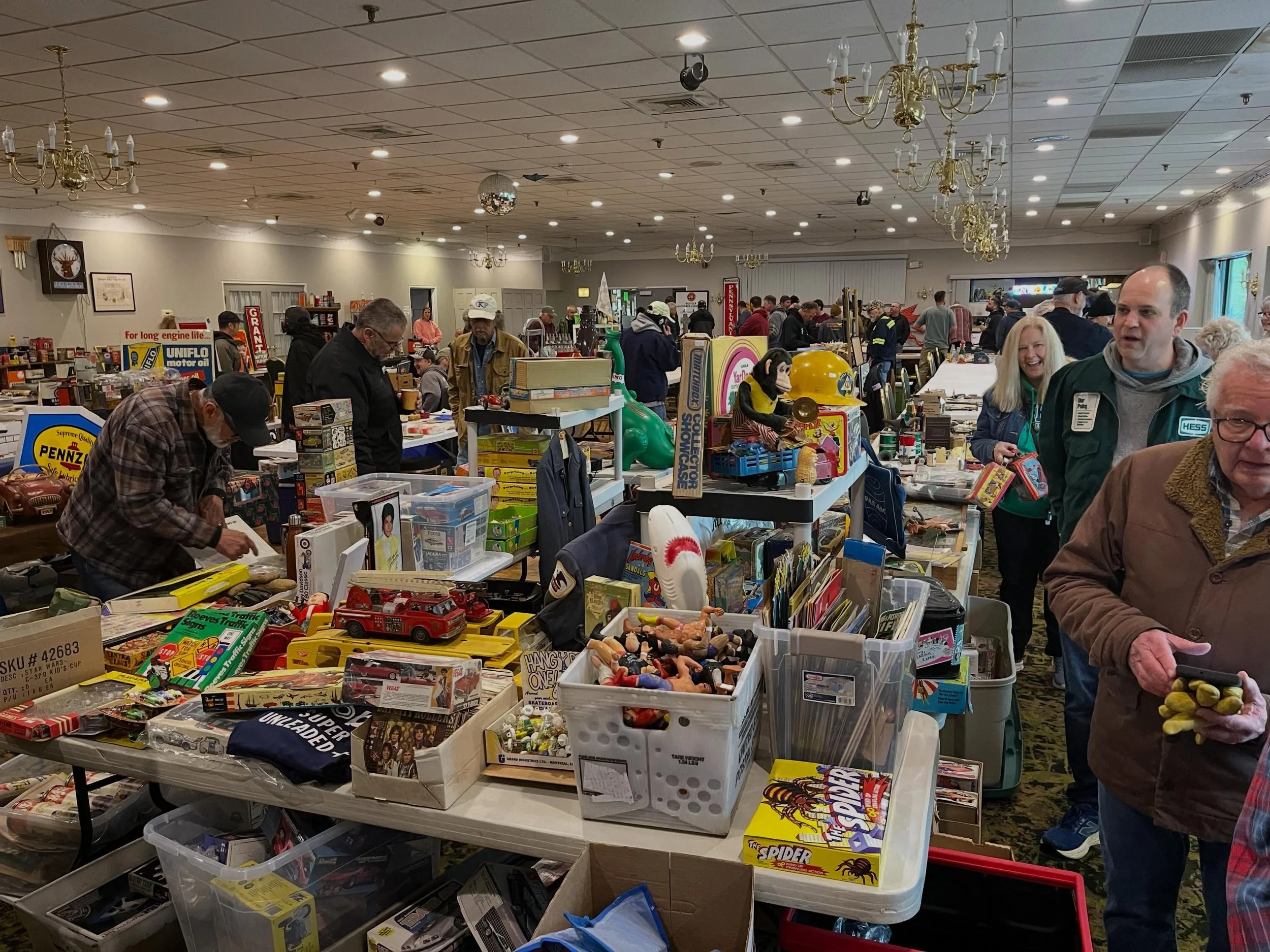 What a blast helping Adam Palance and his @retrodimestore recently @metropetroshow. Learned a ton, cool community, and moments with new people can inspire&hellip;

&ldquo;Retrodimestore at Metro Petro&rdquo;

@tricityrevivals and @lukeatpics run an e