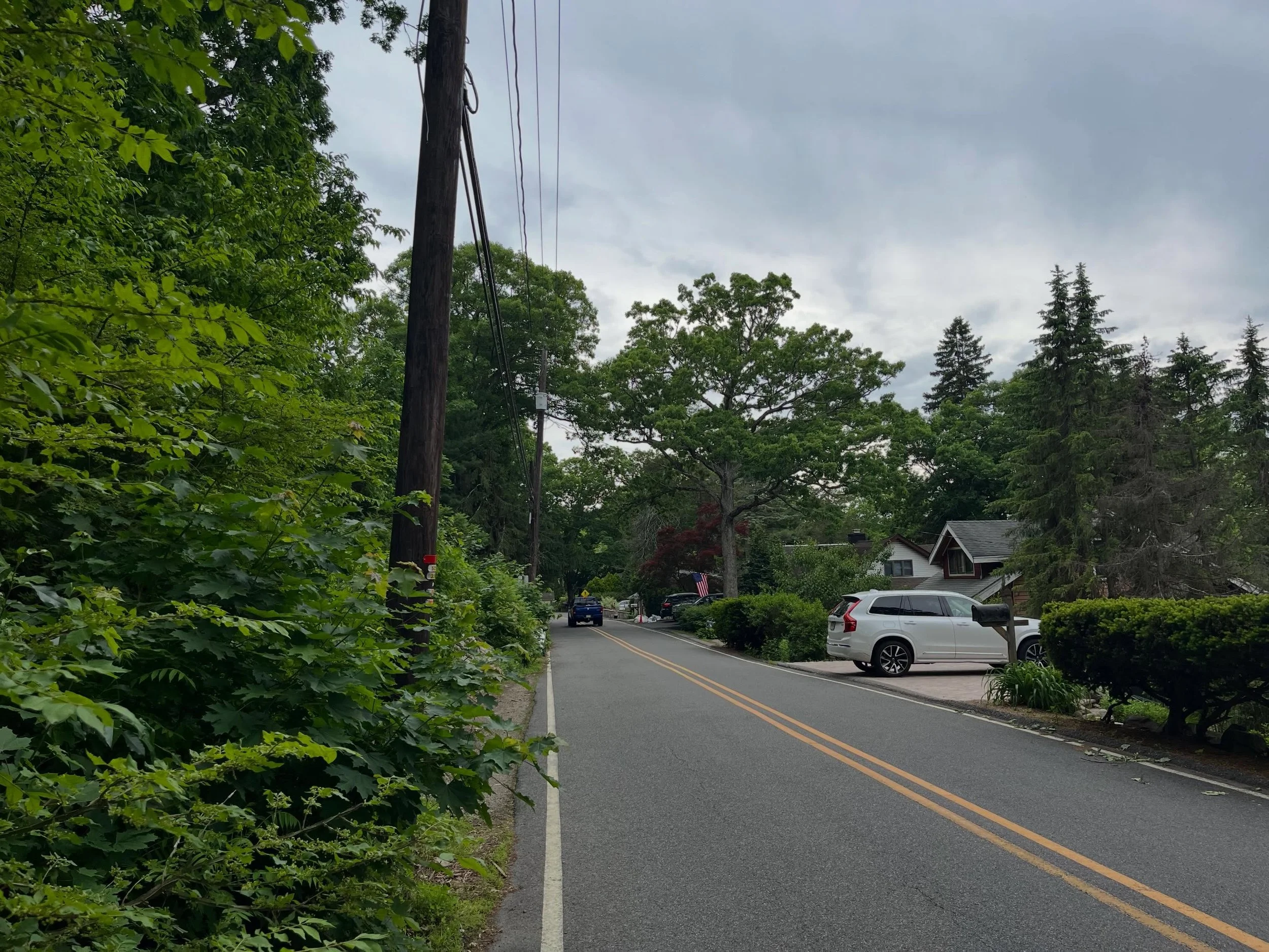 When the body says it&rsquo;s time to move, you go. And the extra mile or two to the daily total is a great time to just empty your mind and reset&hellip; 😎

&ldquo;Nothing Quite Like an Evening Stroll&rdquo;

Walking to the lakes in my community. A