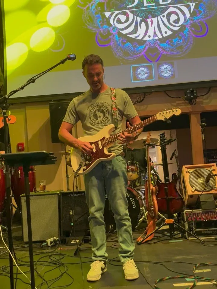 Awesome Wednesday night sesh with the talented @workingmansjed. Jersey Dead and a smiling community @thehomesteadnj 🙏

This guy &ldquo;Jack Straw&rdquo; is a character. Apparently, he&rsquo;s from Wichita. @jeffarons showed out here big time 😎

Ano