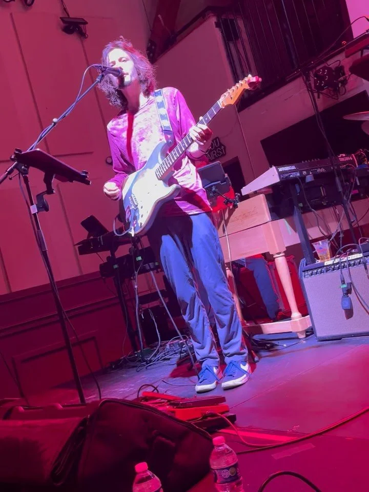 @dobbsdeadvt featuring members of @dogsinapileband and @goosetheband. Grateful superjam. Talent out the wazoo.

&ldquo;Victim Or The Crime&rdquo; hits different, but still beautiful. Here&rsquo;s a little of @hip_hip__murray delivering the goods.

Mo