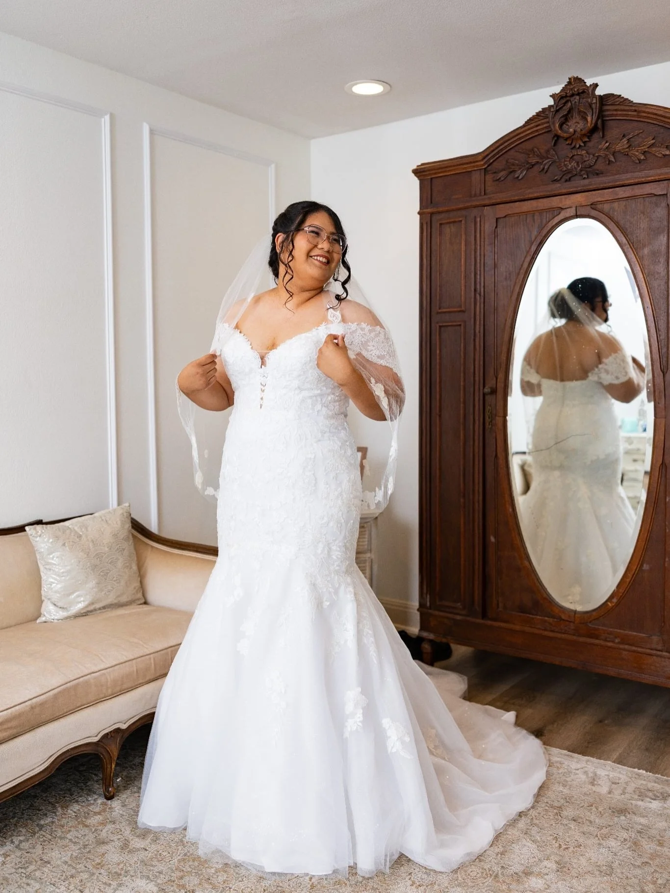 I have limited availability for MARCH &amp; APRIL. 
Do not wait to book until the last minute. 
.Price list is available on my website 
.Hair and Makeup by me on this Bride &hearts;️ 

#sanantoniotx #sanantonioweddings #texasweddings #sanantoniomakeu