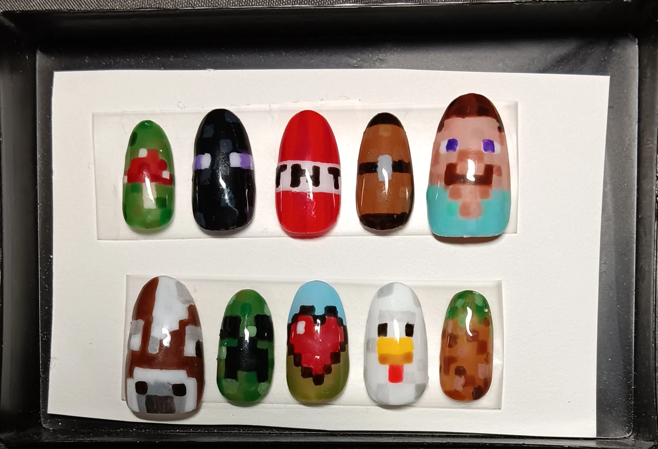 Minecraft gel press on set painted 2025