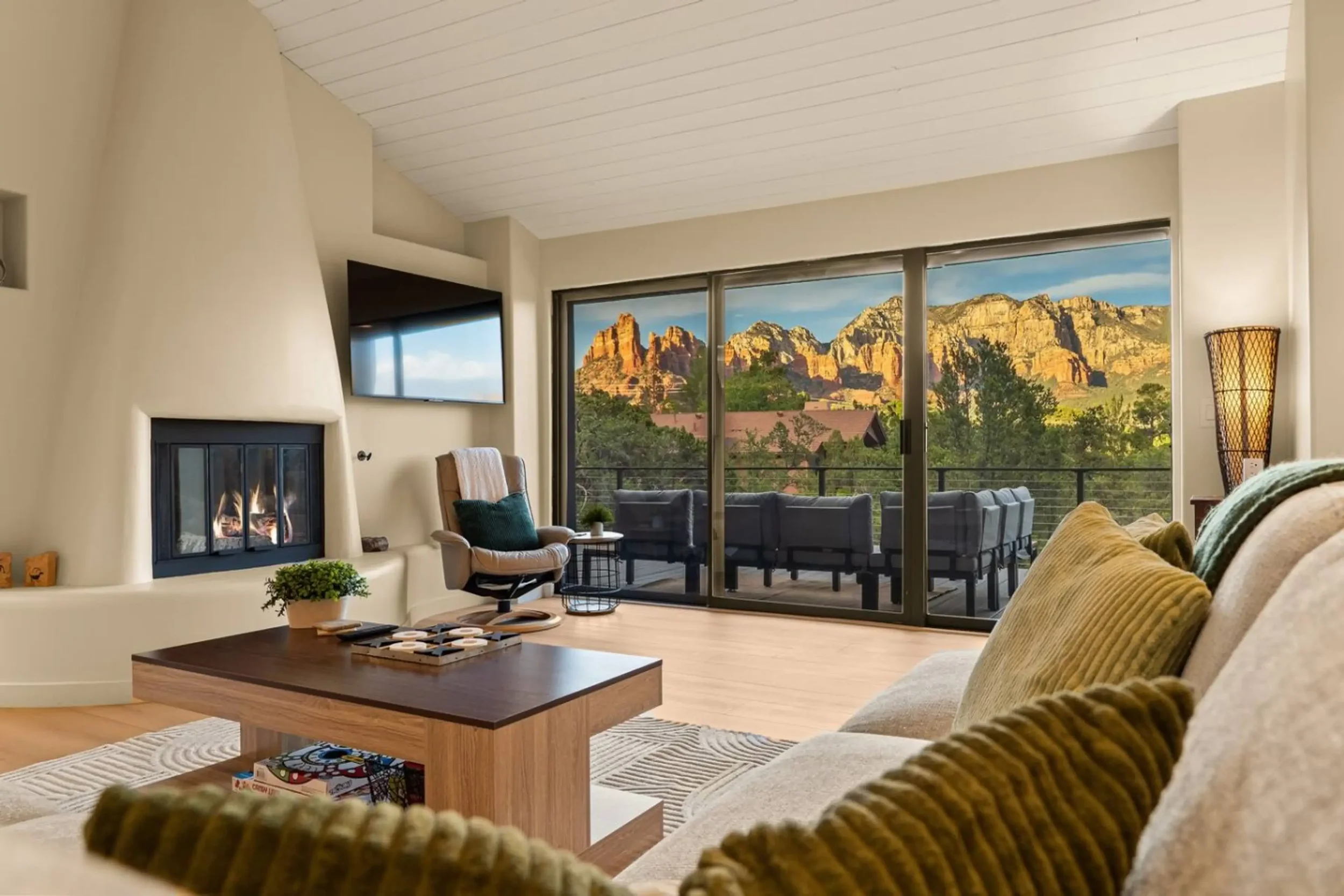 Hillside Elegance with Amazing Views!