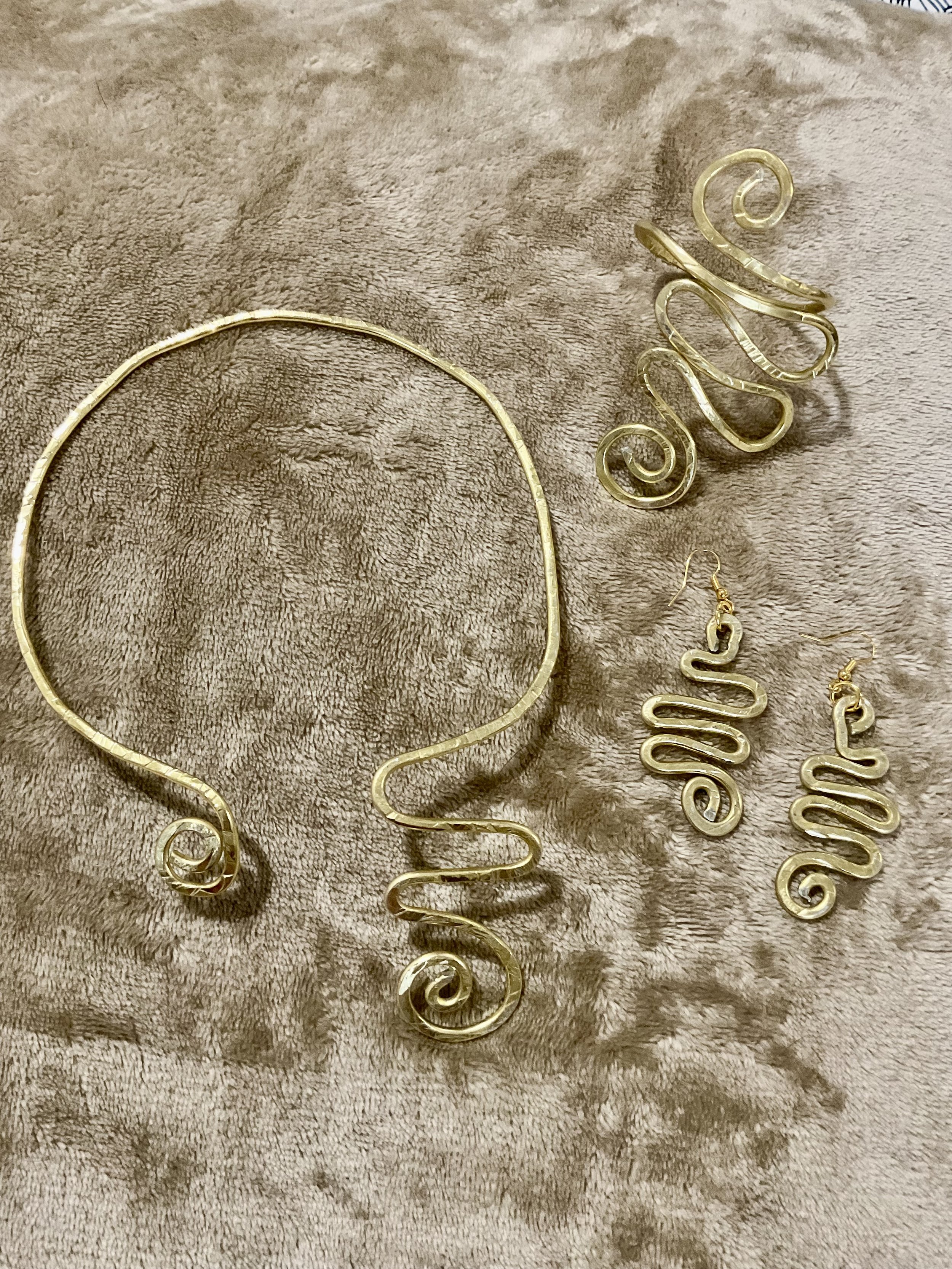 Gold Colored Aluminum Wire Swirl Jewelry Set
