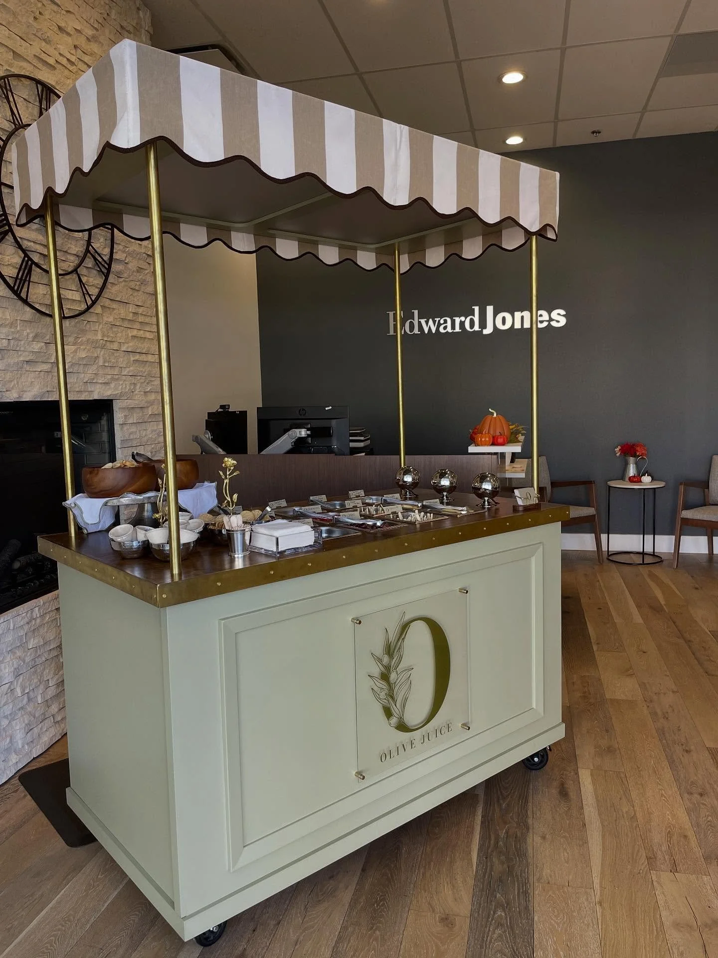 Who knew an open house at a financial institution would be such a fun event?! I guess everyone does love a small plate filled with delicious #charcuterie items! #charcuterie #cheeseboard #denvercatering #eventcatering #denverevents #supportlocal #wed