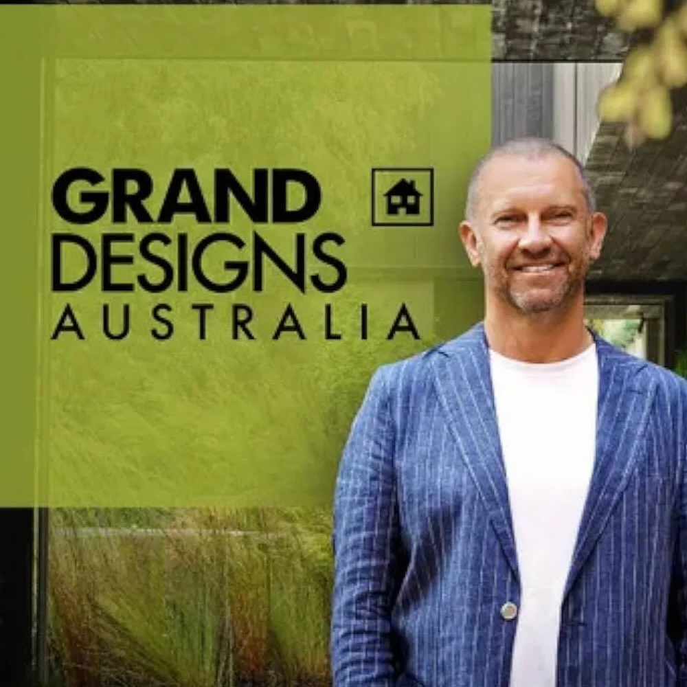 Well this definitely wasn&rsquo;t on my 2025 bingo card&hellip; 

My artwork has made it onto Grand Designs Australia! 
I met the lovely Nicole and Matthew at the Inner West Art Fair, and now one of my pieces is living its best life in their stunning