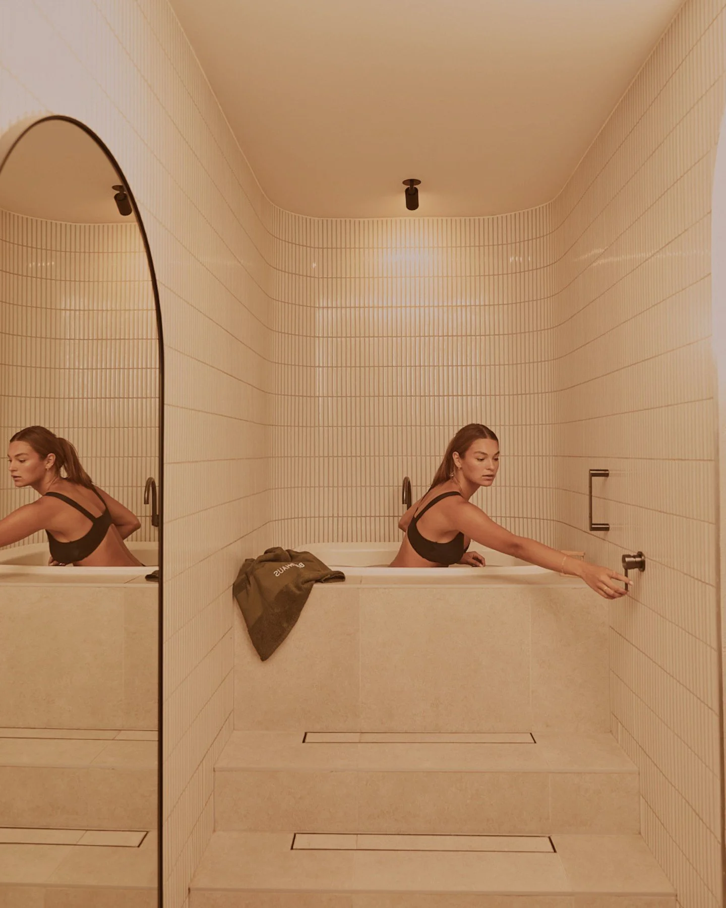 Where self-care meets science. 🧖&zwj;♀️ Immerse yourself in the ultimate relaxation experience. At Bath Haus, we combine innovative treatments with soulful moments of calm. ✨

#bathhaus #bathhauscronulla #bathhausrecovery #sydneyrecovery #sydneycold