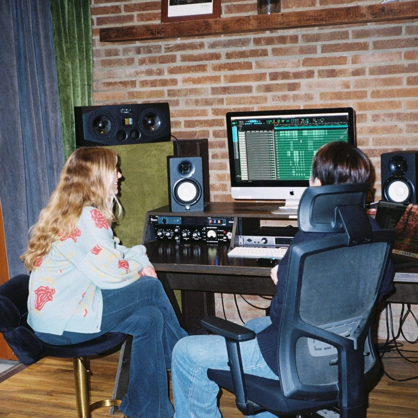 2025 Recap 📝

&ldquo;Somebody I Love&rdquo; with @emilyatbest_ 
Moved to Hollywood 🎬
Nonstop Drum gigs 🥁
Married to the best woman I could ever ask for @g_race____ 💍
Did my first audio engineer tour gig 🎚️
Trip to Korea 🇰🇷
Wifey got a green ca