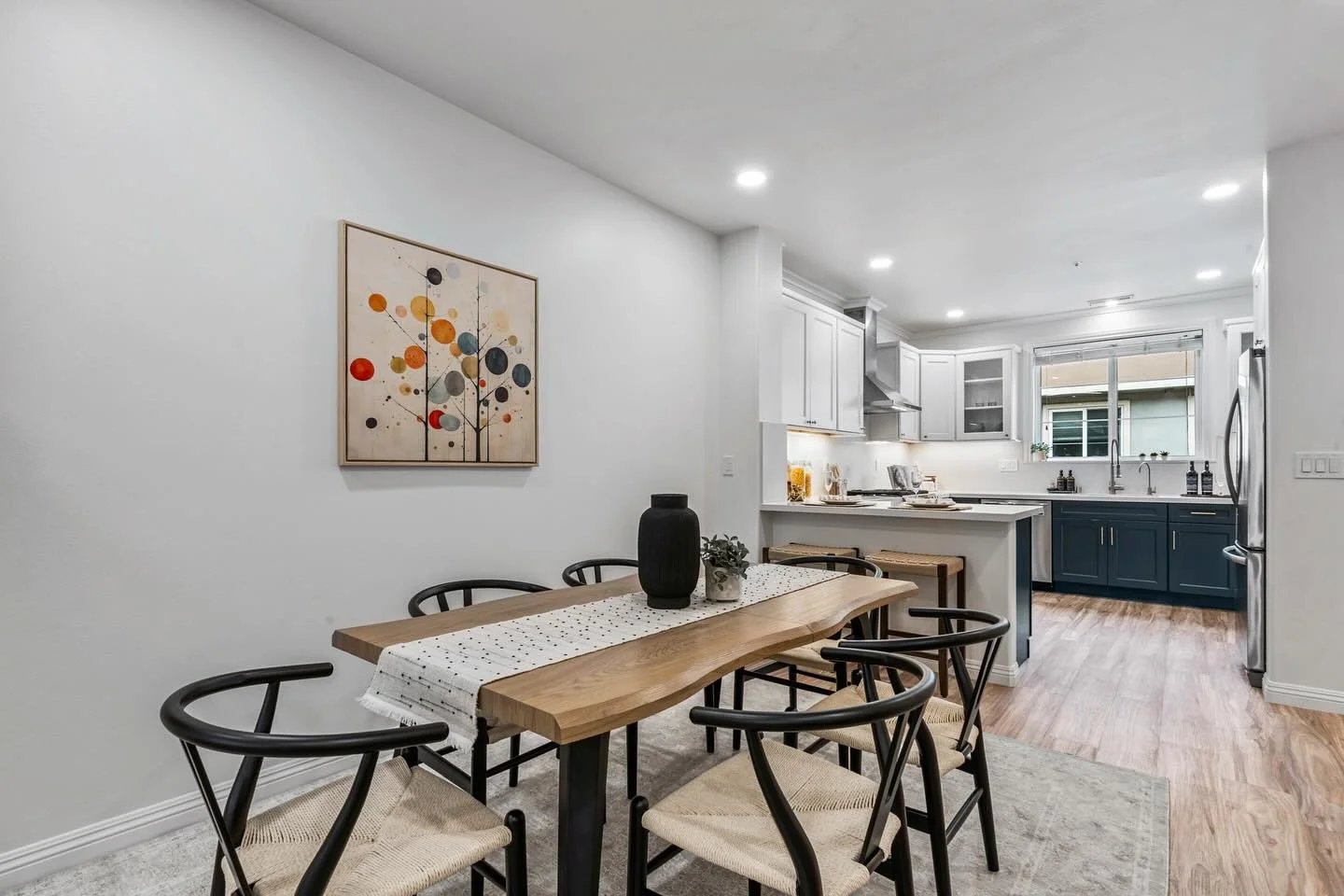 Fresh + inviting ✨
#StagedToSell
#HomeStaging
#TownhouseStyle
#ModernLiving
#FreshlyStaged
#MoveInReady
#InteriorGoals
#StyledSpaces
#HouseGoals
#BayAreaRealEstate
#LuminaStaging
#ForSaleBayArea
#OpenHouseReady
#DreamHomeVibes
#HomeDesignInspo
#List