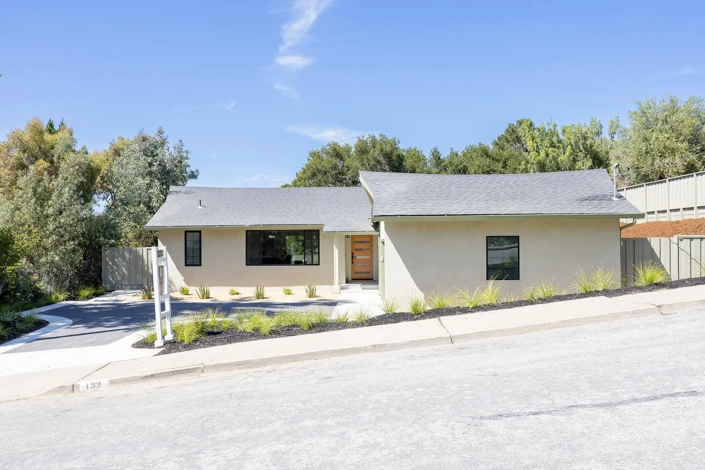 This San Mateo beauty didn’t last long! 🏡
#SanMateo
#BayAreaLiving
#BayAreaHomes
#JustSold
#SoldFast
#BayAreaRealEstate
#CaliforniaHomes
#HomeGoals
#LuminaStaging
#DreamHome
#BayAreaLife
#BayAreaLiving