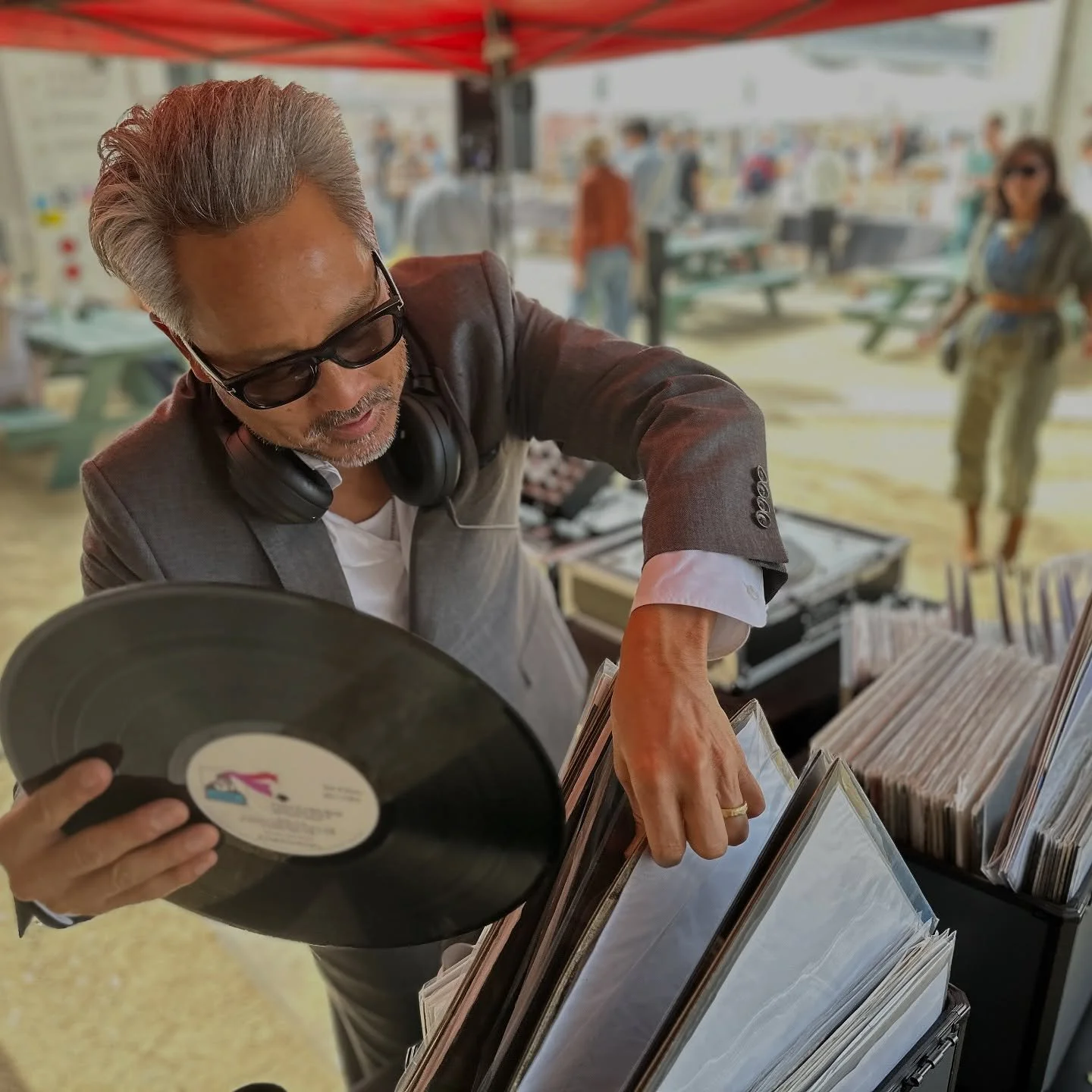 My approach is always about sound meeting space - creating analog soundscapes that elevate architecture, mood, and experience.
⠀ Creating analog soundscapes for design-driven environments worldwide.
@downtownmodernism @modernica 

📸 Thank you to the