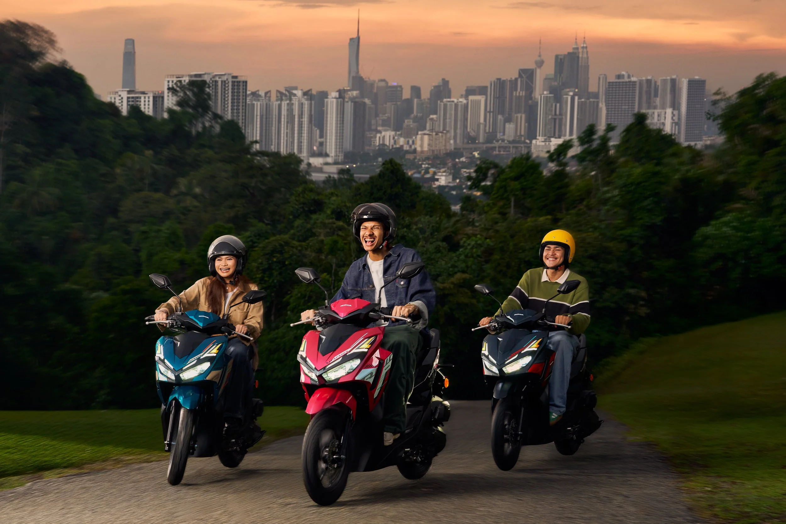 HondaMotorbike2145.jpg