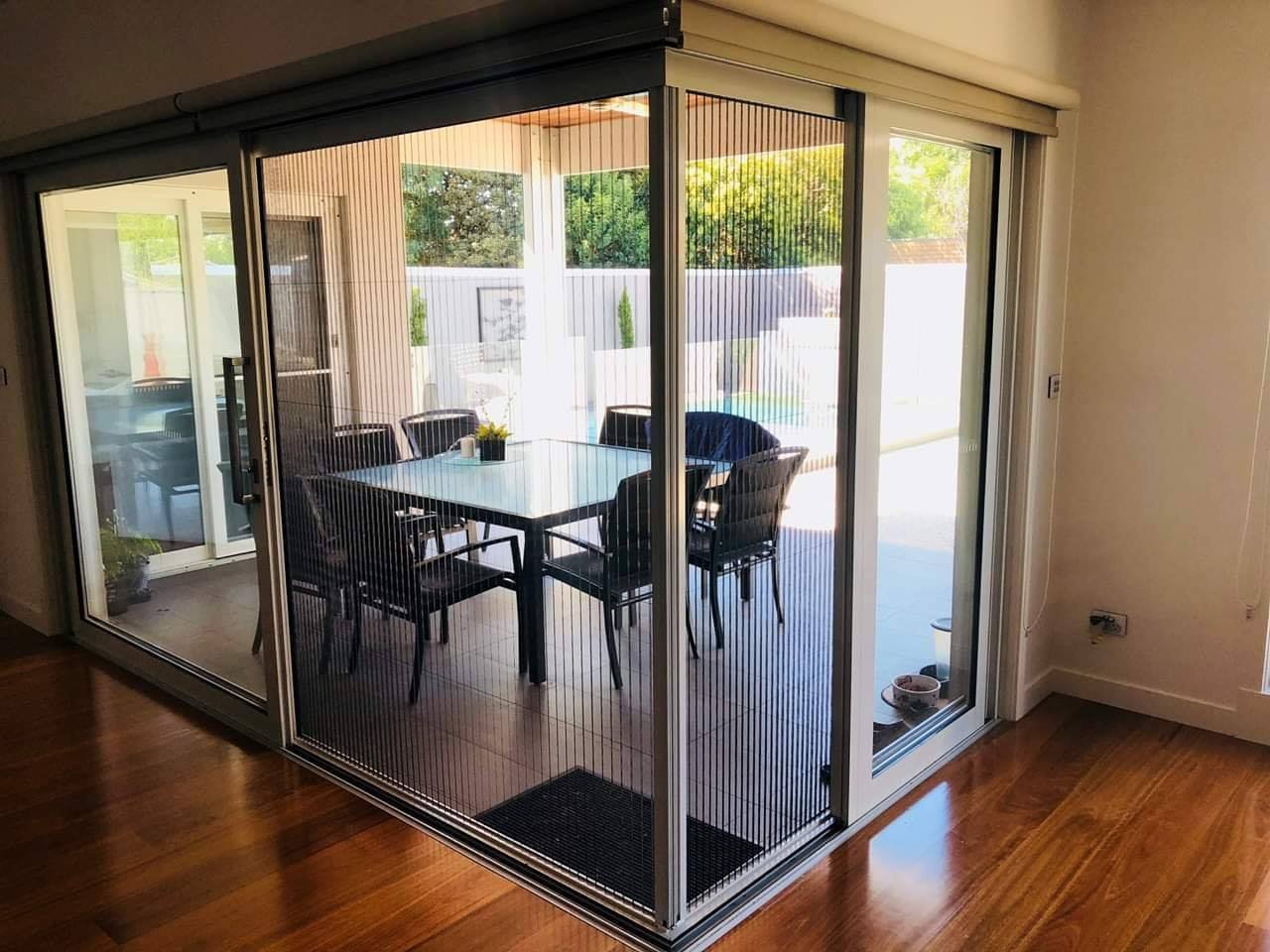 RetractableFlyscreens5.jpg