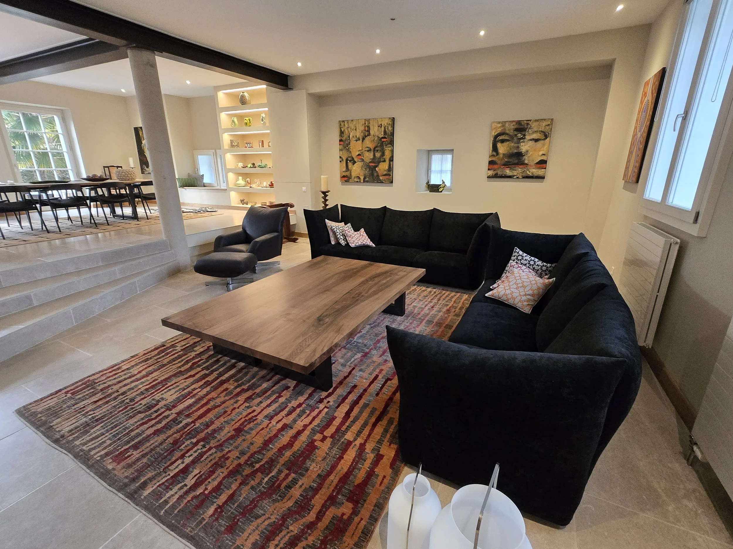 Table basse en noyer massif, pieds en métal, fabrication artisanale sur mesures, magnifique, ébénisterie Sauthier