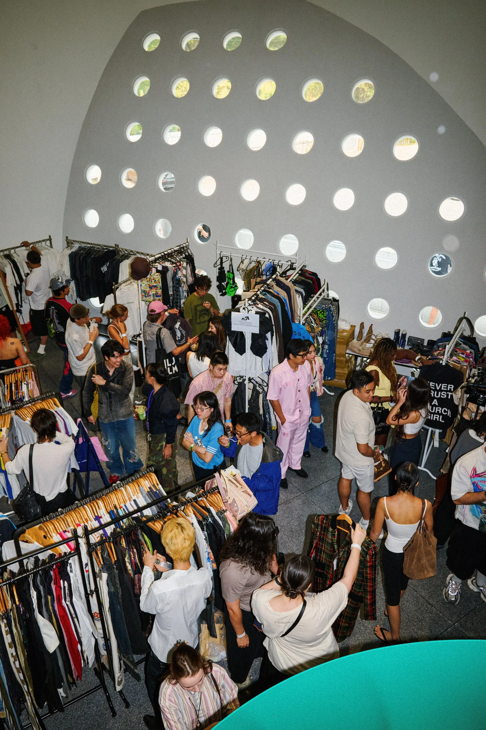 270201_SECONDLIFEMARKETS_LORES_92.jpg