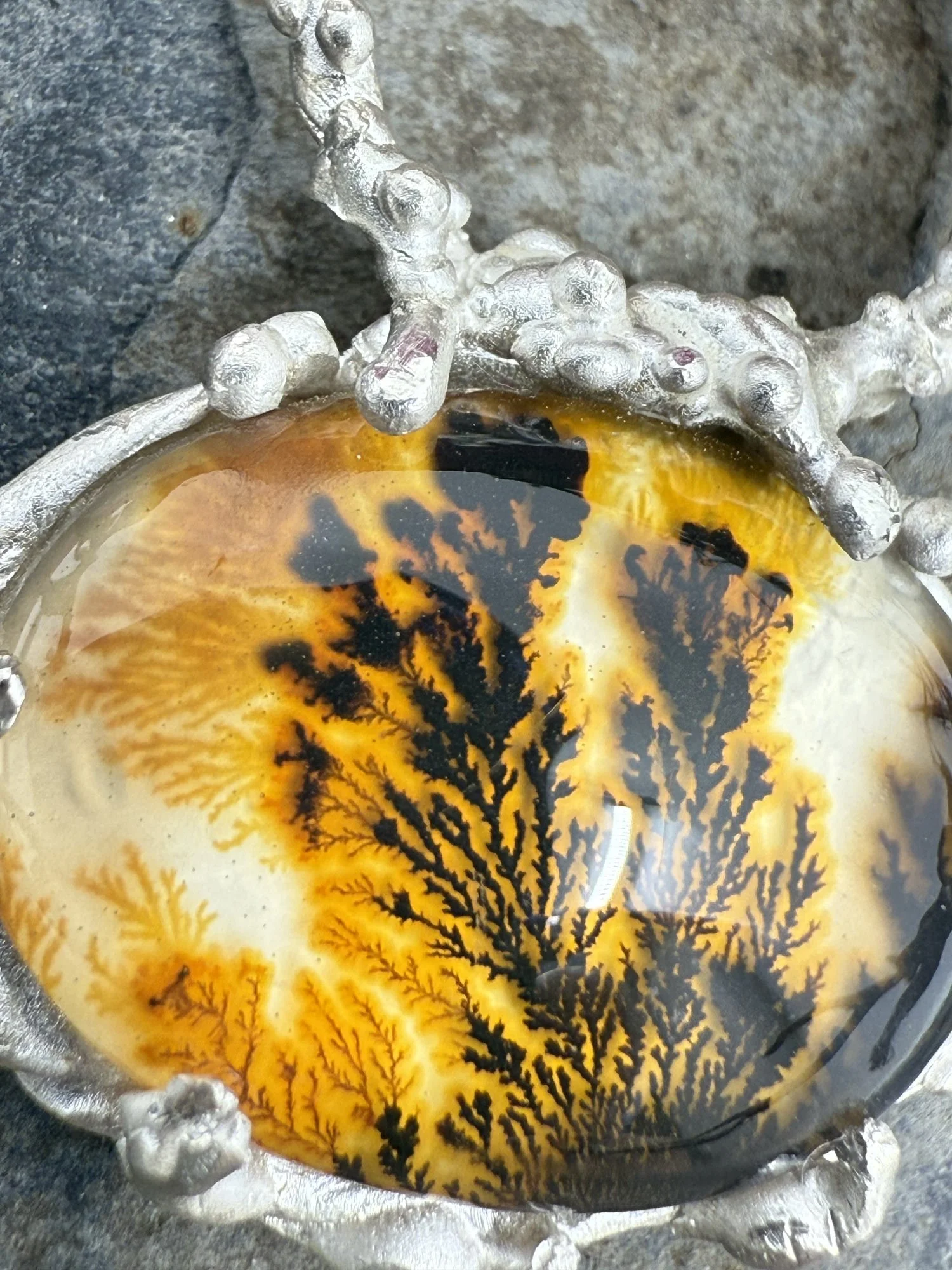 dendritic-agate-quartz-doublet-necklace-anna-bagnall-jewellery.jpg