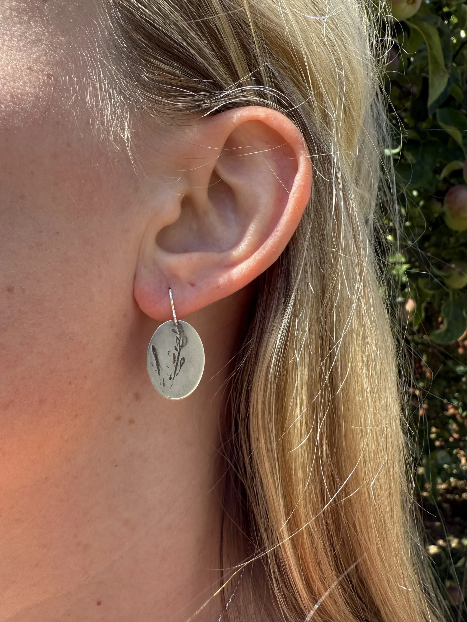 Cotswolds-jeweller-eco-conscious-silver-textured-earrings-hooks.jpg
