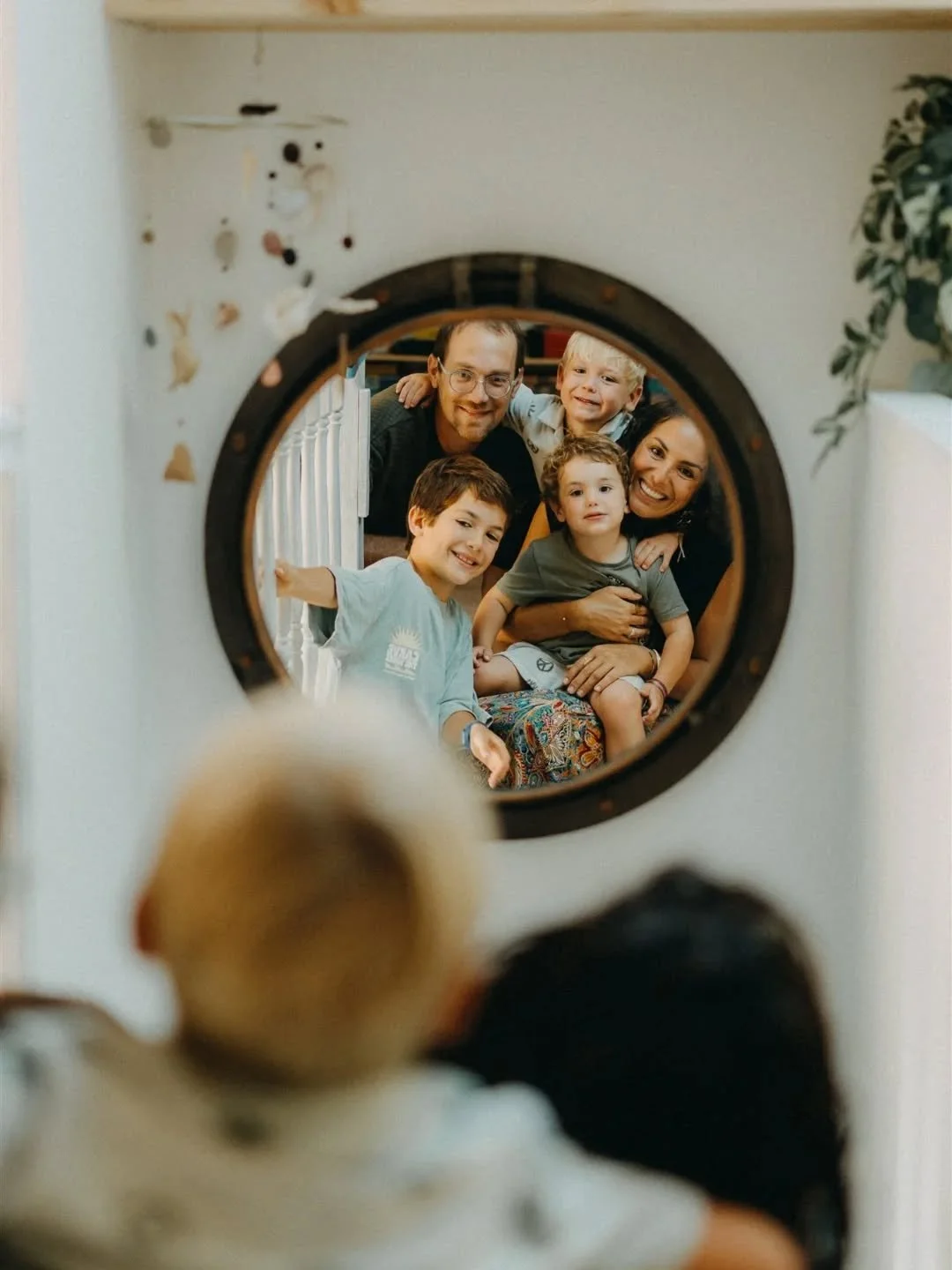 Je vais te dire un truc super "clich&eacute;" ! T'es pr&ecirc;t.e ?🥁
.
.
.
🎉Le temps passe trop vite🎉
Youhouuuu, plus clich&eacute; y a pas !
Mais c'est tellement vrai. 

Les enfants grandissent.
Les visages changent.
Les relations &eacu