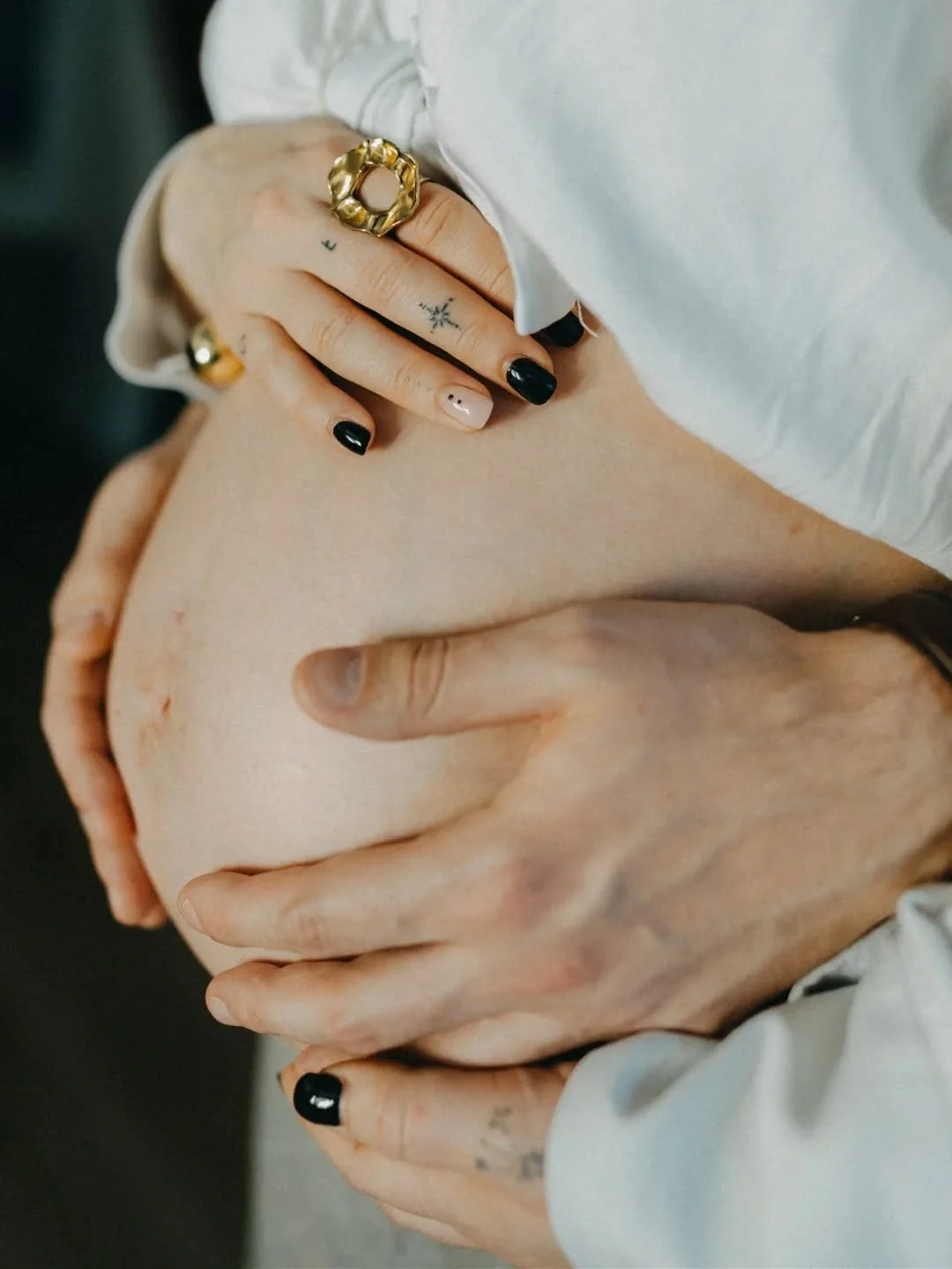 Certaines images prennent une autre dimension.
.
.
.
Parce qu&rsquo;elles ne parlent pas seulement d&rsquo;un instant, mais d&rsquo;un chemin.
D&rsquo;une attente qui fa&ccedil;onne.

Photographier, c'est honorer.
Une travers&eacute;e. Une lumi&egrav